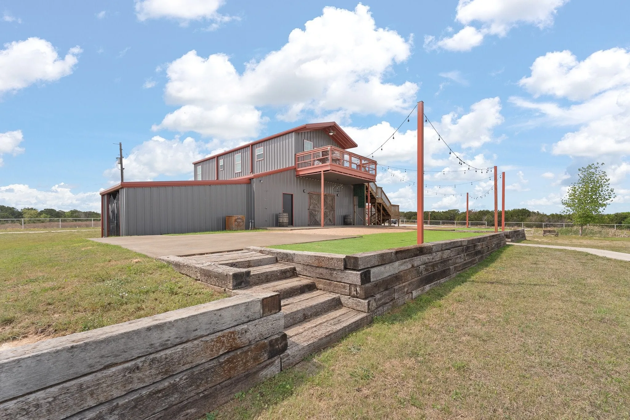 Single Family Residence For Sale in Bosque County , 3119 CR 2730, Glen Rose, Texas 76043, 2 Bedroom, 6 Bathroom, Garage spaces, 3,400 Sqft, built in 2017, Preowned, mls#21237913, Real Estate Agent in Glen Rose, Homes For Sale in Bosque county, Homes For Sale in Glen Rose, Realtor in Glen Rose Texas, Real Estate Brokerage Independent Realty Texas, Luminita Cordes Realtor
