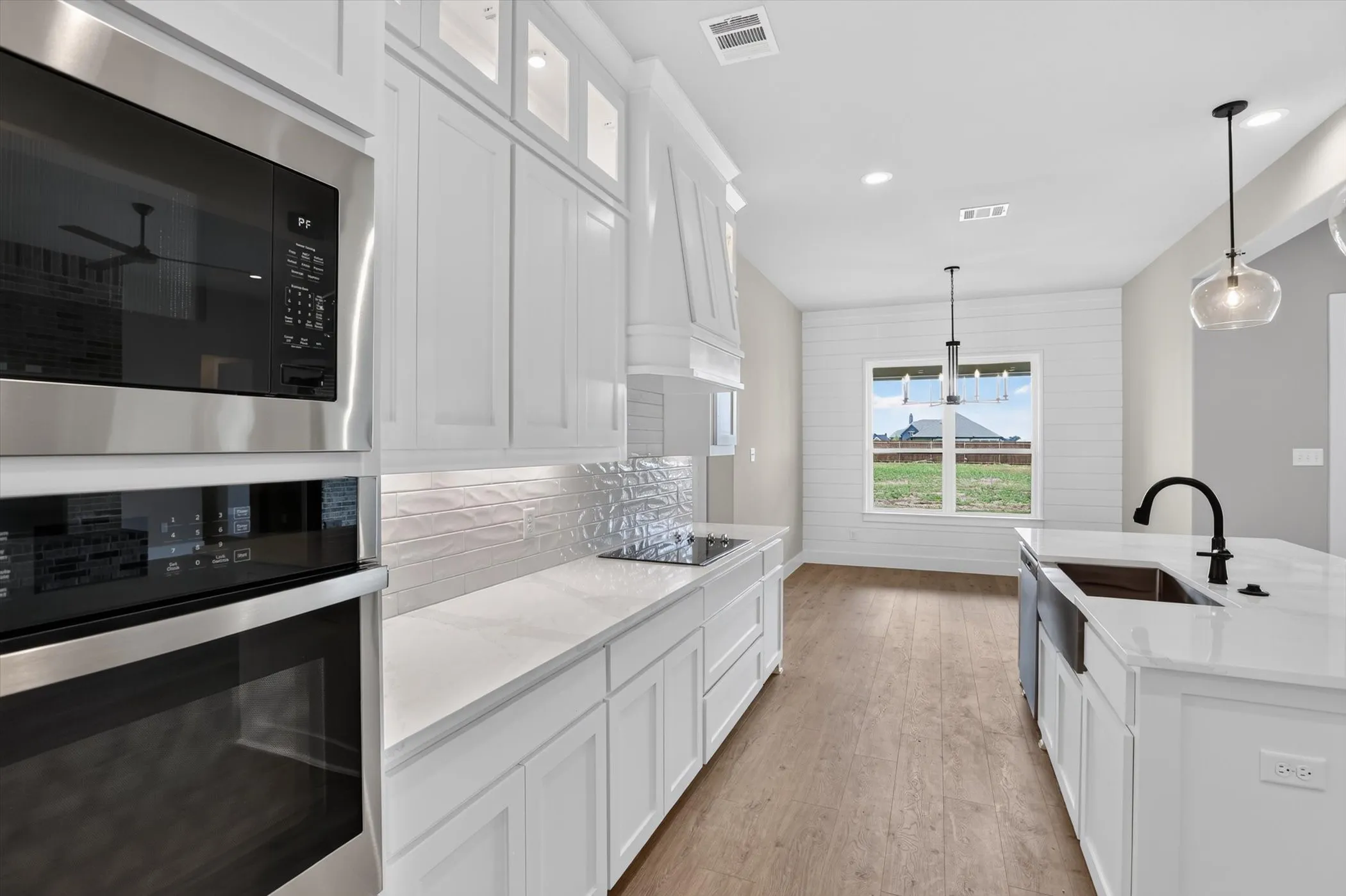 Single Family Residence For Sale in Johnson County , 136 Chapowits, Godley, Texas 76044, 3 Bedroom, 3 Bathroom, 3 Garage spaces, 2,218 Sqft, built in 2026, New Construction - Incomplete, mls#21237943, Real Estate Agent in Godley, Homes For Sale in Johnson county, Homes For Sale in Godley, Realtor in Godley Texas, Real Estate Brokerage Independent Realty Texas, Luminita Cordes Realtor