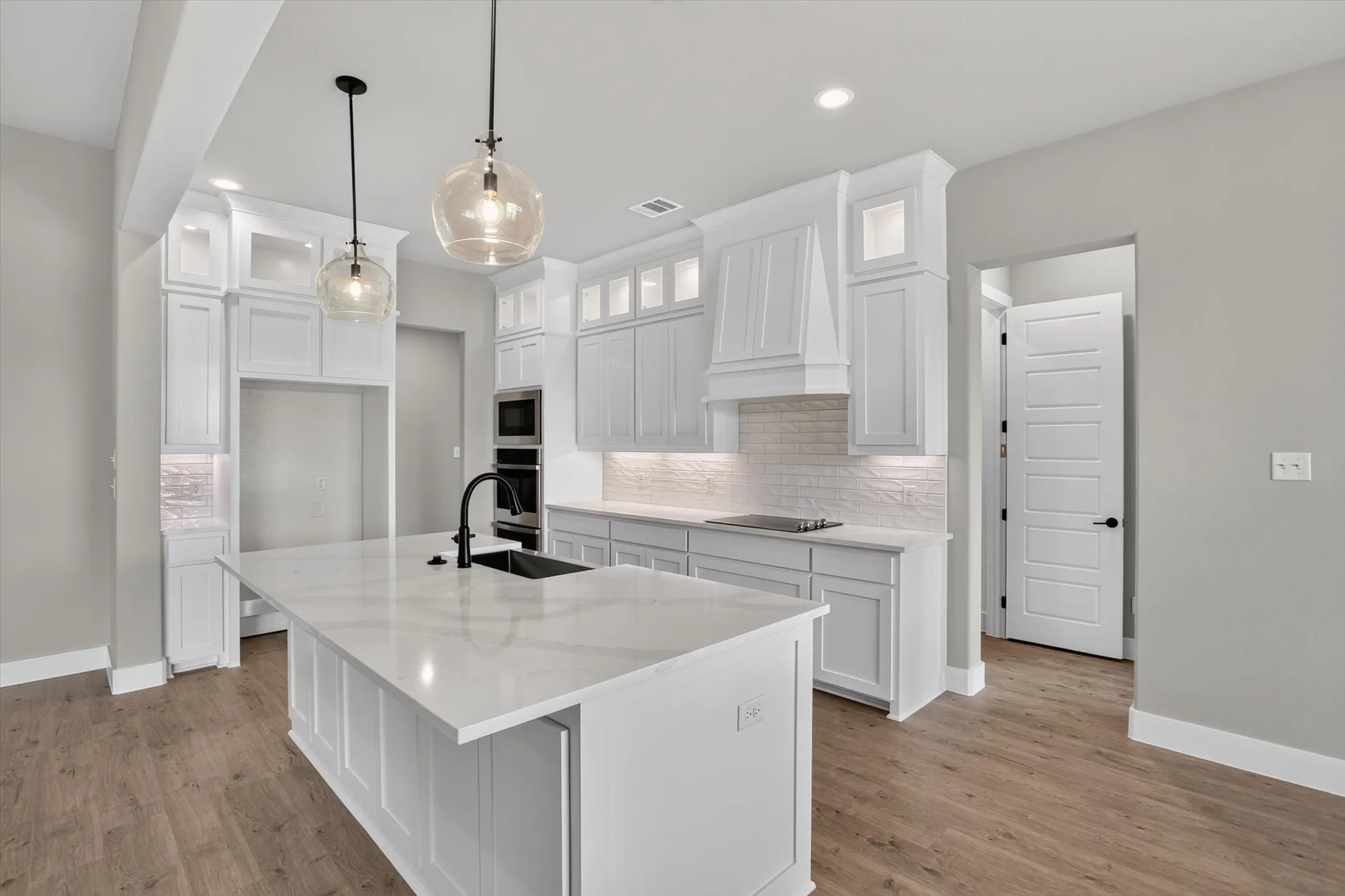 Single Family Residence For Sale in Johnson County , 136 Chapowits, Godley, Texas 76044, 3 Bedroom, 3 Bathroom, 3 Garage spaces, 2,218 Sqft, built in 2026, New Construction - Incomplete, mls#21237943, Real Estate Agent in Godley, Homes For Sale in Johnson county, Homes For Sale in Godley, Realtor in Godley Texas, Real Estate Brokerage Independent Realty Texas, Luminita Cordes Realtor