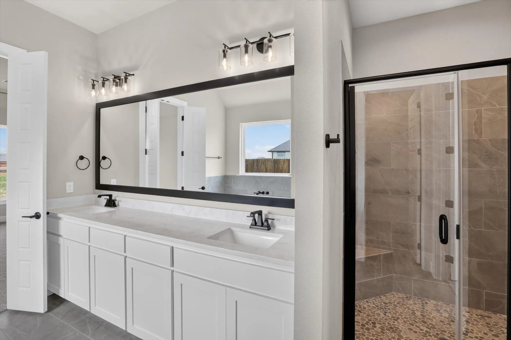 Single Family Residence For Sale in Johnson County , 136 Chapowits, Godley, Texas 76044, 3 Bedroom, 3 Bathroom, 3 Garage spaces, 2,218 Sqft, built in 2026, New Construction - Incomplete, mls#21237943, Real Estate Agent in Godley, Homes For Sale in Johnson county, Homes For Sale in Godley, Realtor in Godley Texas, Real Estate Brokerage Independent Realty Texas, Luminita Cordes Realtor