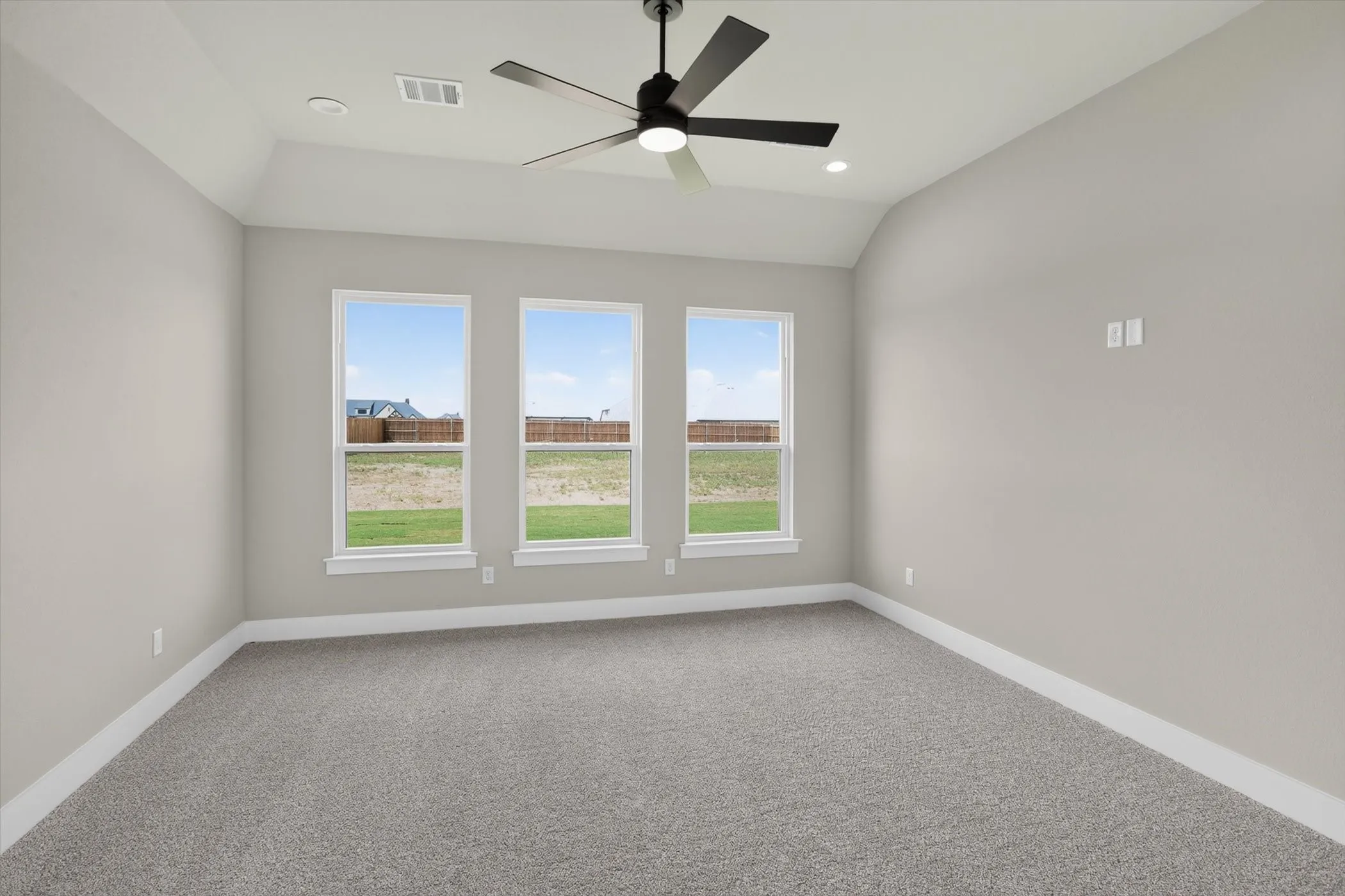 Single Family Residence For Sale in Johnson County , 136 Chapowits, Godley, Texas 76044, 3 Bedroom, 3 Bathroom, 3 Garage spaces, 2,218 Sqft, built in 2026, New Construction - Incomplete, mls#21237943, Real Estate Agent in Godley, Homes For Sale in Johnson county, Homes For Sale in Godley, Realtor in Godley Texas, Real Estate Brokerage Independent Realty Texas, Luminita Cordes Realtor
