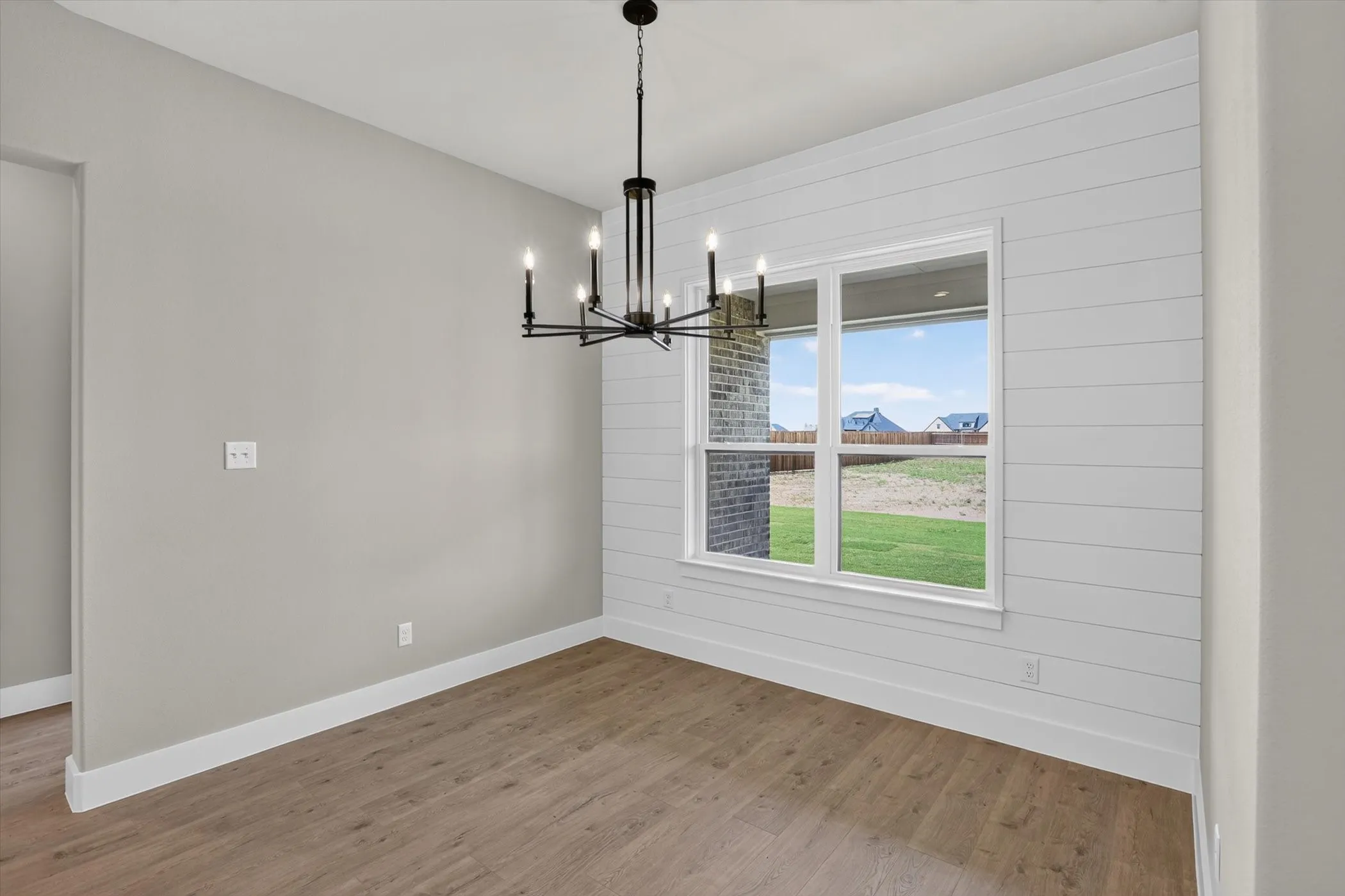 Single Family Residence For Sale in Johnson County , 136 Chapowits, Godley, Texas 76044, 3 Bedroom, 3 Bathroom, 3 Garage spaces, 2,218 Sqft, built in 2026, New Construction - Incomplete, mls#21237943, Real Estate Agent in Godley, Homes For Sale in Johnson county, Homes For Sale in Godley, Realtor in Godley Texas, Real Estate Brokerage Independent Realty Texas, Luminita Cordes Realtor