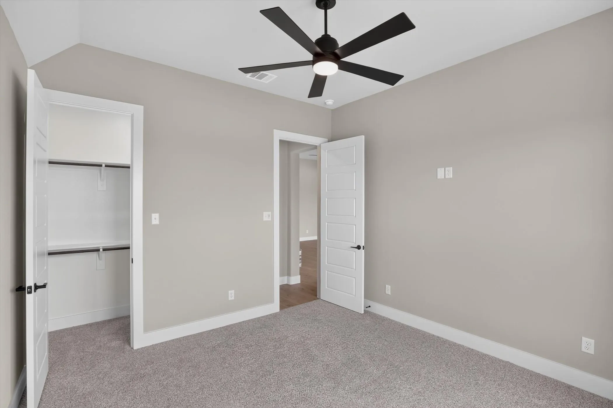 Single Family Residence For Sale in Johnson County , 136 Chapowits, Godley, Texas 76044, 3 Bedroom, 3 Bathroom, 3 Garage spaces, 2,218 Sqft, built in 2026, New Construction - Incomplete, mls#21237943, Real Estate Agent in Godley, Homes For Sale in Johnson county, Homes For Sale in Godley, Realtor in Godley Texas, Real Estate Brokerage Independent Realty Texas, Luminita Cordes Realtor