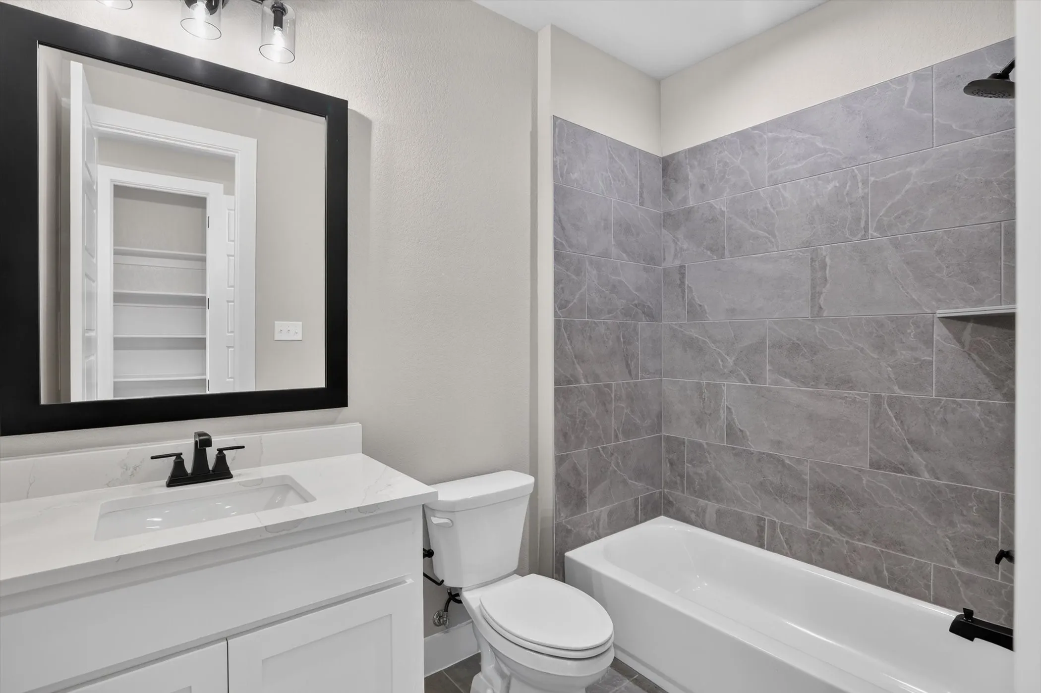 Single Family Residence For Sale in Johnson County , 136 Chapowits, Godley, Texas 76044, 3 Bedroom, 3 Bathroom, 3 Garage spaces, 2,218 Sqft, built in 2026, New Construction - Incomplete, mls#21237943, Real Estate Agent in Godley, Homes For Sale in Johnson county, Homes For Sale in Godley, Realtor in Godley Texas, Real Estate Brokerage Independent Realty Texas, Luminita Cordes Realtor