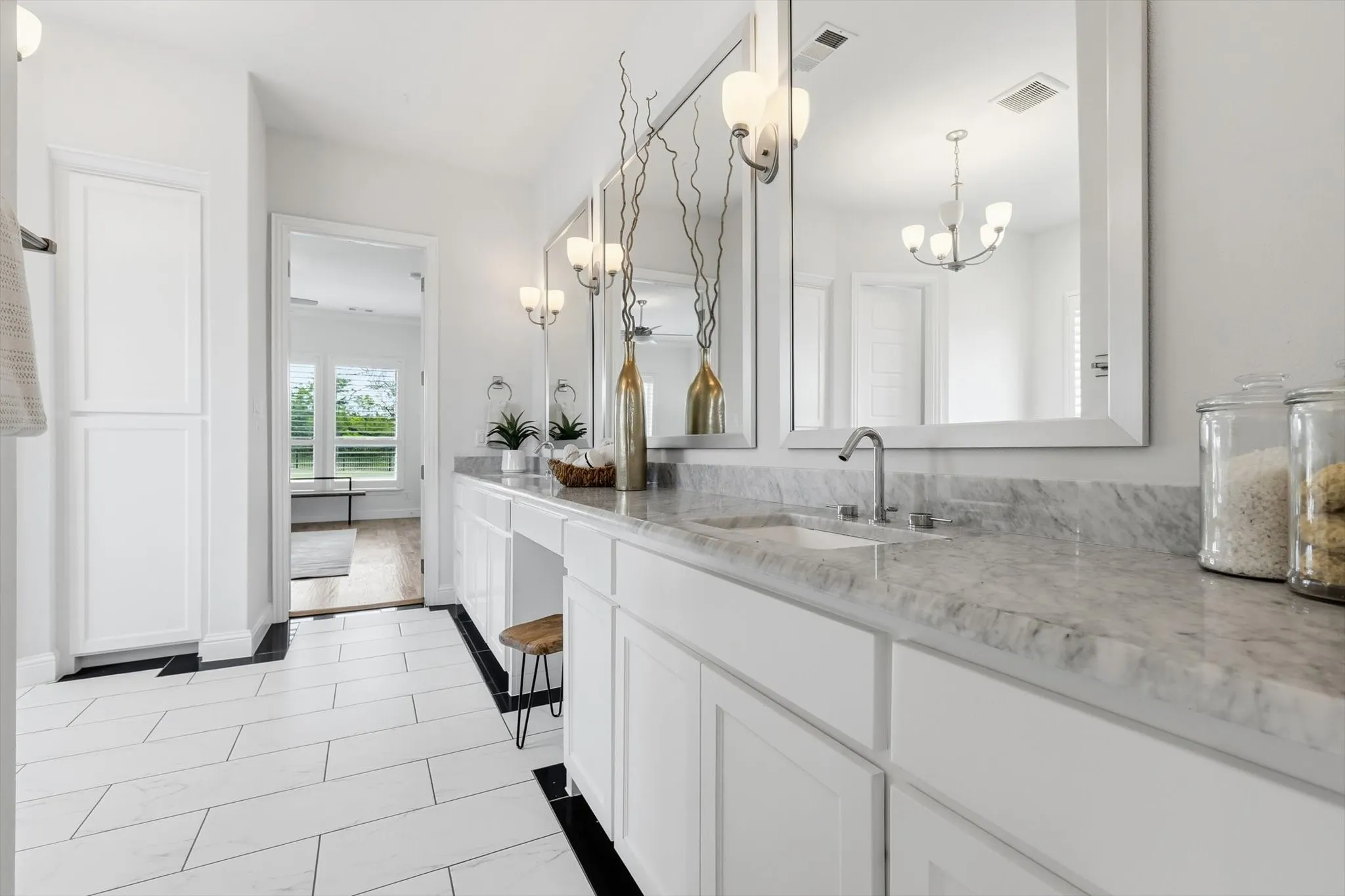 Single Family Residence For Sale in Collin County , 4243 Serenity Trail, Mc Kinney, Texas 75071, 4 Bedrooms, 5 Bathrooms, 3 Garage spaces, 4,504 Sqft, built in 2016, Price $1,150,000, mls#21237462, Real Estate Agent in Mc Kinney, Homes For Sale in Collin county, Homes For Sale in Mc Kinney, Realtor in Mc Kinney Texas, Real Estate Brokerage Independent Realty Texas, Luminita Cordes Realtor