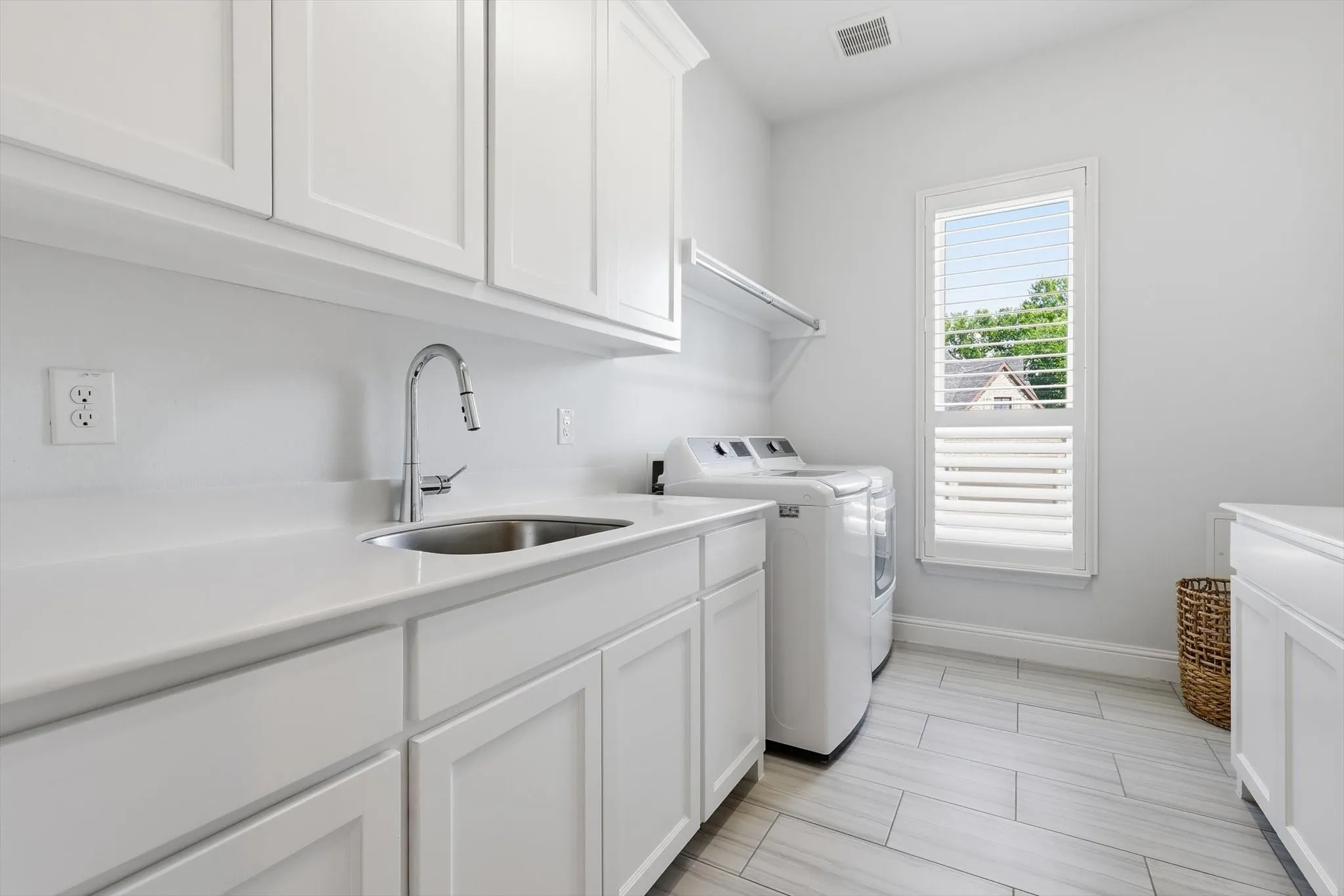 Single Family Residence For Sale in Collin County , 4243 Serenity Trail, Mc Kinney, Texas 75071, 4 Bedrooms, 5 Bathrooms, 3 Garage spaces, 4,504 Sqft, built in 2016, Price $1,150,000, mls#21237462, Real Estate Agent in Mc Kinney, Homes For Sale in Collin county, Homes For Sale in Mc Kinney, Realtor in Mc Kinney Texas, Real Estate Brokerage Independent Realty Texas, Luminita Cordes Realtor