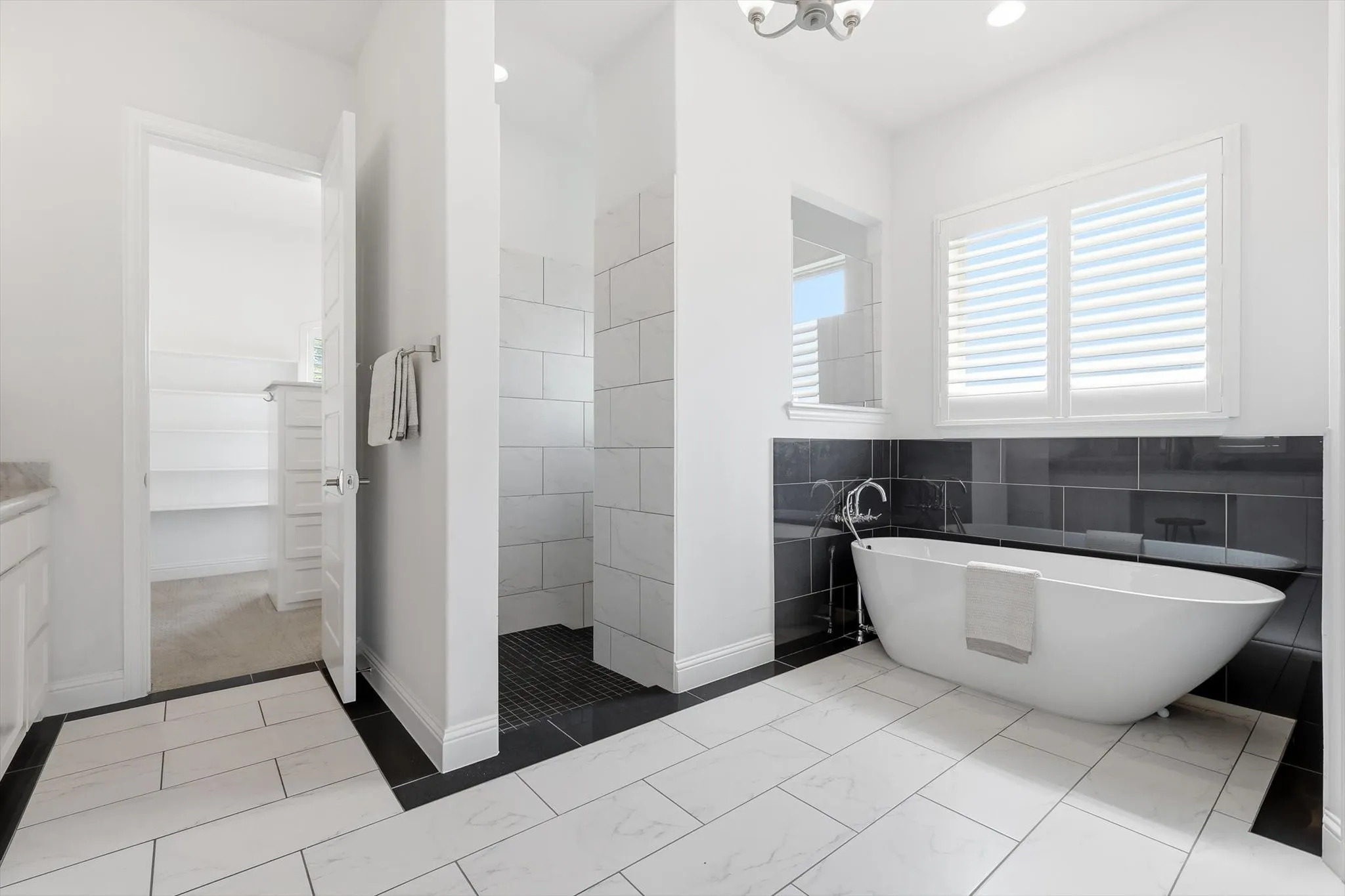 Single Family Residence For Sale in Collin County , 4243 Serenity Trail, Mc Kinney, Texas 75071, 4 Bedrooms, 5 Bathrooms, 3 Garage spaces, 4,504 Sqft, built in 2016, Price $1,150,000, mls#21237462, Real Estate Agent in Mc Kinney, Homes For Sale in Collin county, Homes For Sale in Mc Kinney, Realtor in Mc Kinney Texas, Real Estate Brokerage Independent Realty Texas, Luminita Cordes Realtor