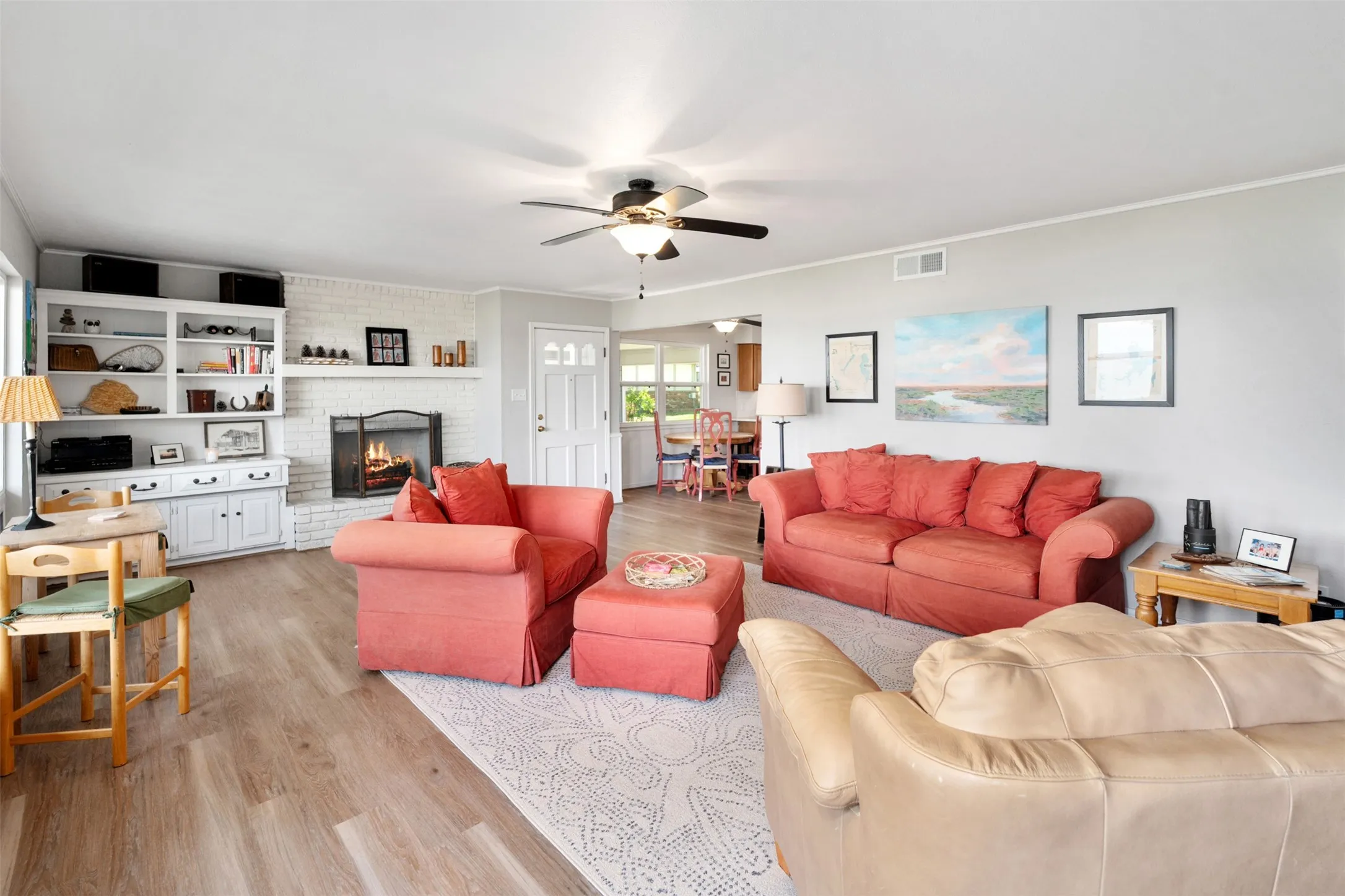 Single Family Residence For Sale in Henderson County , 238 Matador Ranch Road, Trinidad, Texas 75163, 3 Bedroom, 2 Bathroom, Garage spaces, 1,692 Sqft, built in 1970, mls#21237017, Real Estate Agent in Trinidad, Homes For Sale in Henderson county, Homes For Sale in Trinidad, Realtor in Trinidad Texas, Real Estate Brokerage Independent Realty Texas, Luminita Cordes Realtor