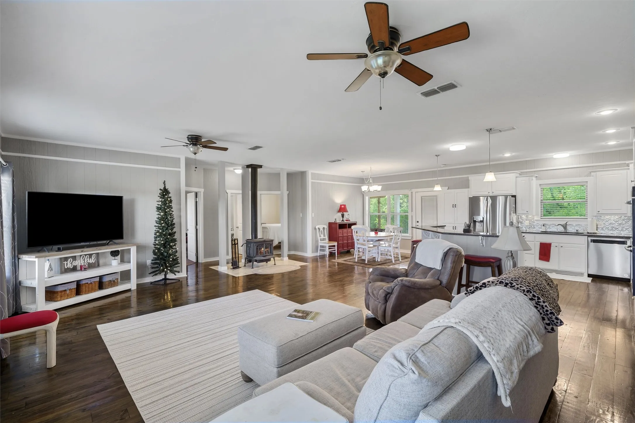 Single Family Residence For Sale in Wood County , 891 County Road 4740, Winnsboro, Texas 75494, 4 Bedroom, 2 Bathroom, Garage spaces, 2,034 Sqft, built in 2012, Price $694,500, mls#21237815, Real Estate Agent in Winnsboro, Homes For Sale in Wood county, Homes For Sale in Winnsboro, Realtor in Winnsboro Texas, Real Estate Brokerage Independent Realty Texas, Luminita Cordes Realtor