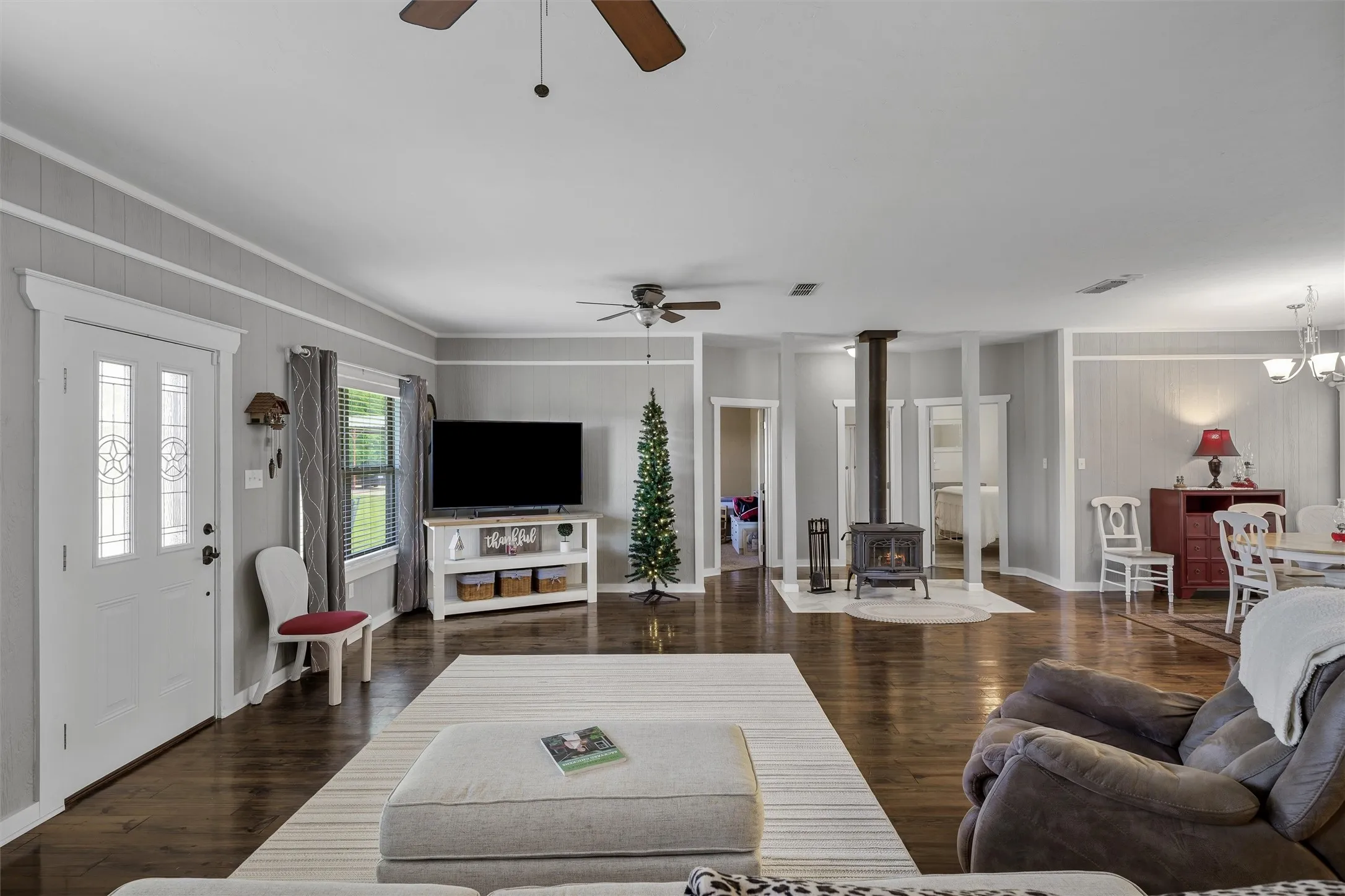 Single Family Residence For Sale in Wood County , 891 County Road 4740, Winnsboro, Texas 75494, 4 Bedroom, 2 Bathroom, Garage spaces, 2,034 Sqft, built in 2012, Price $694,500, mls#21237815, Real Estate Agent in Winnsboro, Homes For Sale in Wood county, Homes For Sale in Winnsboro, Realtor in Winnsboro Texas, Real Estate Brokerage Independent Realty Texas, Luminita Cordes Realtor