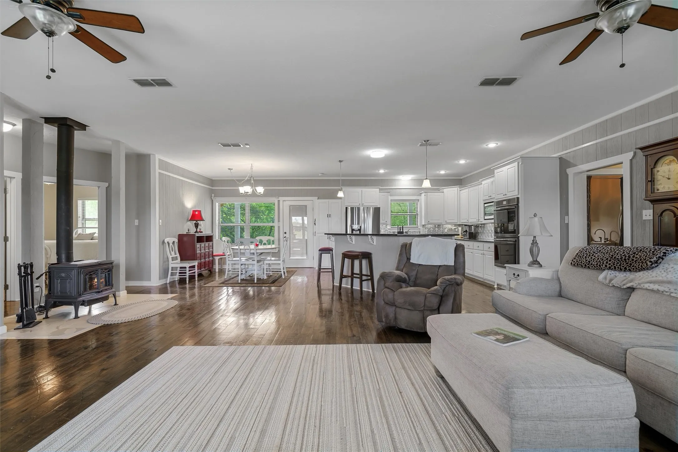Single Family Residence For Sale in Wood County , 891 County Road 4740, Winnsboro, Texas 75494, 4 Bedroom, 2 Bathroom, Garage spaces, 2,034 Sqft, built in 2012, Price $694,500, mls#21237815, Real Estate Agent in Winnsboro, Homes For Sale in Wood county, Homes For Sale in Winnsboro, Realtor in Winnsboro Texas, Real Estate Brokerage Independent Realty Texas, Luminita Cordes Realtor