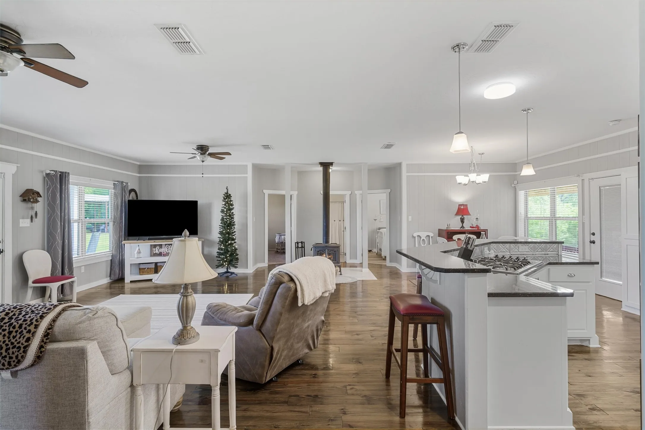 Single Family Residence For Sale in Wood County , 891 County Road 4740, Winnsboro, Texas 75494, 4 Bedroom, 2 Bathroom, Garage spaces, 2,034 Sqft, built in 2012, Price $694,500, mls#21237815, Real Estate Agent in Winnsboro, Homes For Sale in Wood county, Homes For Sale in Winnsboro, Realtor in Winnsboro Texas, Real Estate Brokerage Independent Realty Texas, Luminita Cordes Realtor