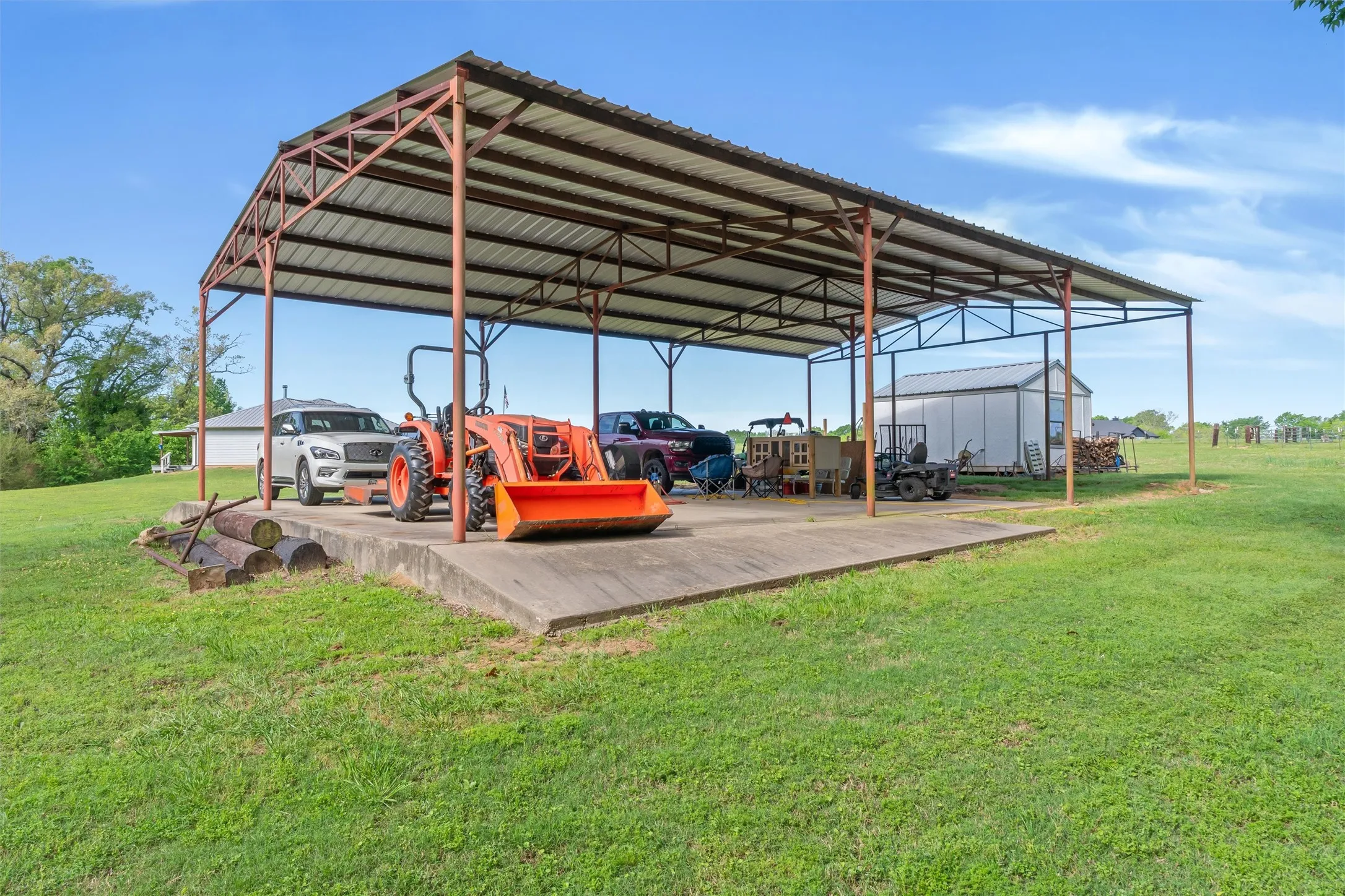 Single Family Residence For Sale in Wood County , 891 County Road 4740, Winnsboro, Texas 75494, 4 Bedroom, 2 Bathroom, Garage spaces, 2,034 Sqft, built in 2012, Price $694,500, mls#21237815, Real Estate Agent in Winnsboro, Homes For Sale in Wood county, Homes For Sale in Winnsboro, Realtor in Winnsboro Texas, Real Estate Brokerage Independent Realty Texas, Luminita Cordes Realtor