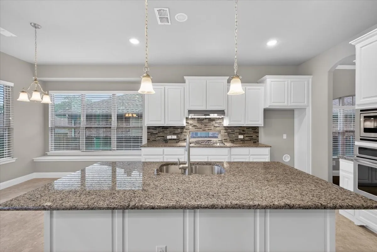 Island, add stools here for functional use of island.