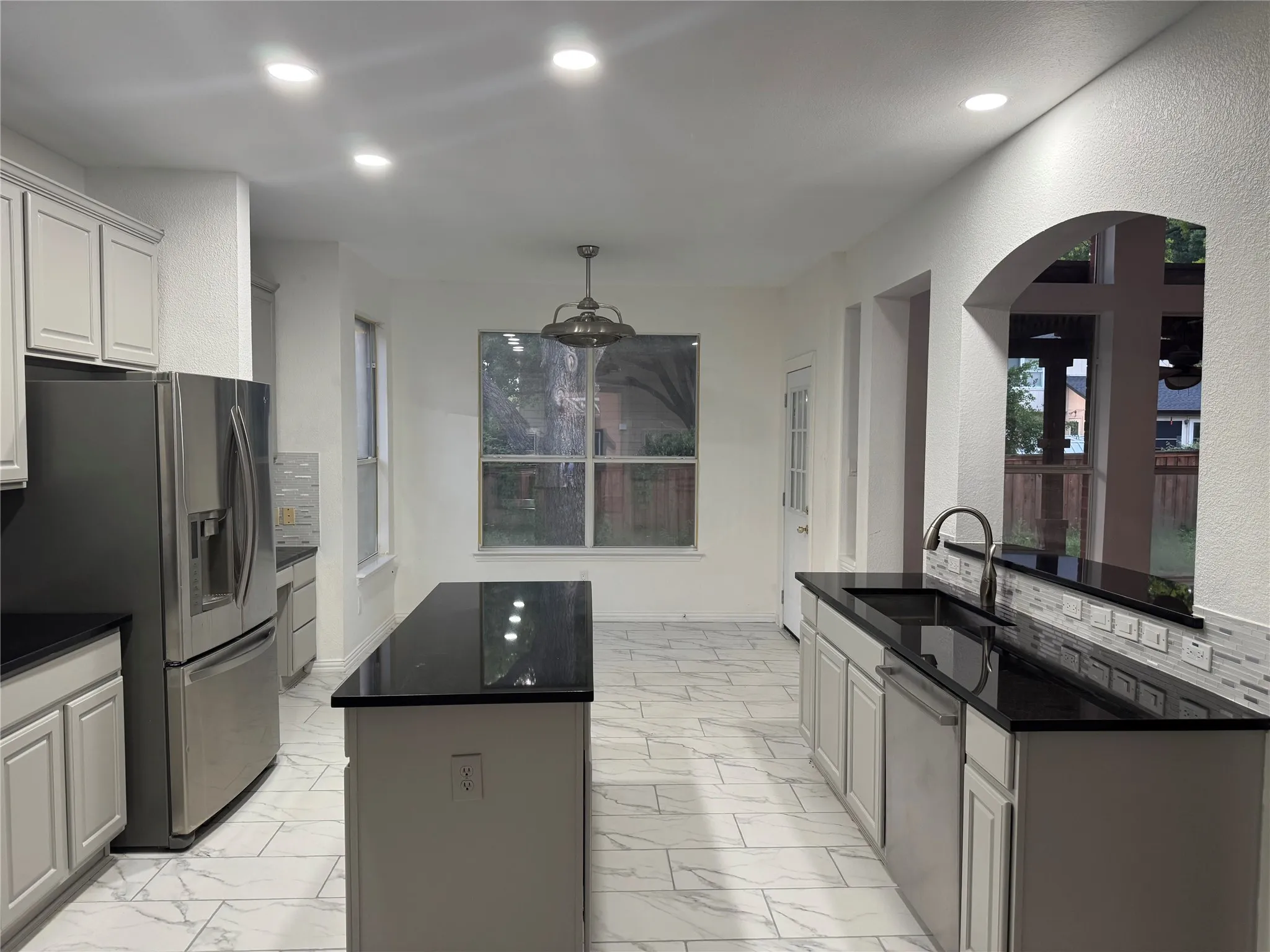 Single Family Residence For Sale in Denton County , 2105 Woodview Drive, Flower Mound, Texas 75028, 5 Bedroom, 4 Bathroom, 2 Garage spaces, 3,229 Sqft, built in 2001, mls#21238008, Real Estate Agent in Flower Mound, Homes For Sale in Denton county, Homes For Sale in Flower Mound, Realtor in Flower Mound Texas, Real Estate Brokerage Independent Realty Texas, Luminita Cordes Realtor