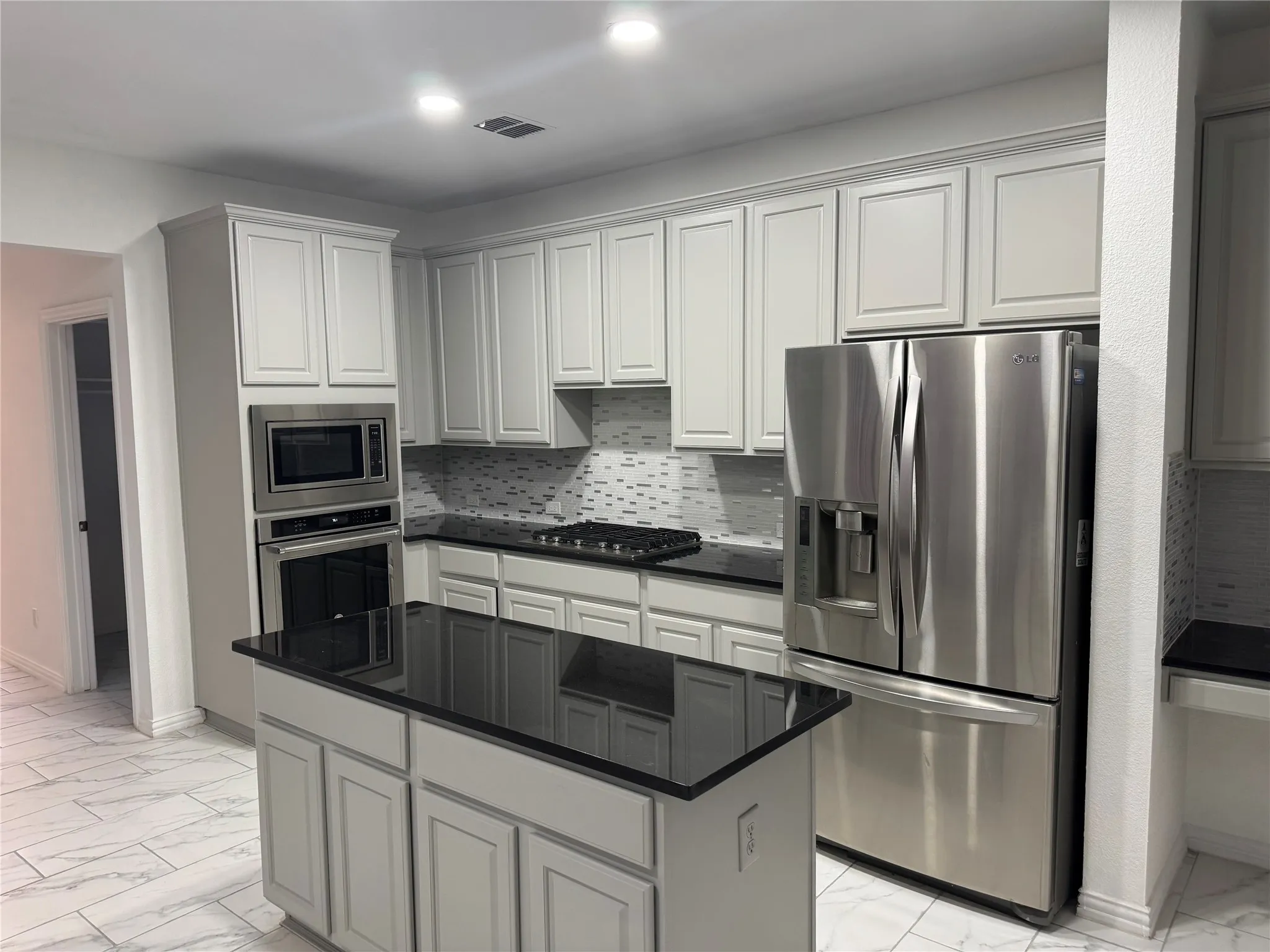 Single Family Residence For Sale in Denton County , 2105 Woodview Drive, Flower Mound, Texas 75028, 5 Bedroom, 4 Bathroom, 2 Garage spaces, 3,229 Sqft, built in 2001, mls#21238008, Real Estate Agent in Flower Mound, Homes For Sale in Denton county, Homes For Sale in Flower Mound, Realtor in Flower Mound Texas, Real Estate Brokerage Independent Realty Texas, Luminita Cordes Realtor