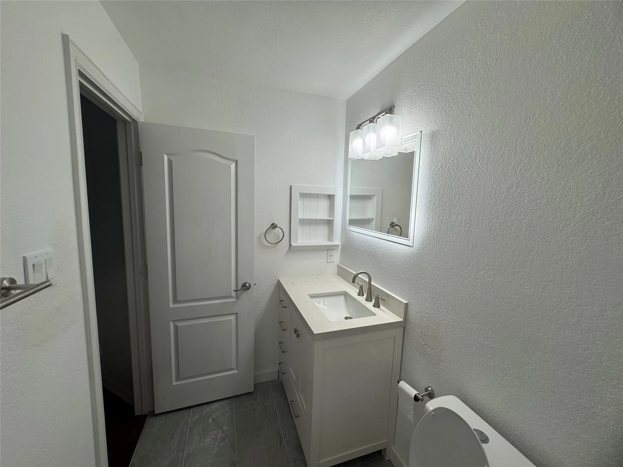 Single Family Residence For Sale in Denton County , 2105 Woodview Drive, Flower Mound, Texas 75028, 5 Bedroom, 4 Bathroom, 2 Garage spaces, 3,229 Sqft, built in 2001, mls#21238008, Real Estate Agent in Flower Mound, Homes For Sale in Denton county, Homes For Sale in Flower Mound, Realtor in Flower Mound Texas, Real Estate Brokerage Independent Realty Texas, Luminita Cordes Realtor