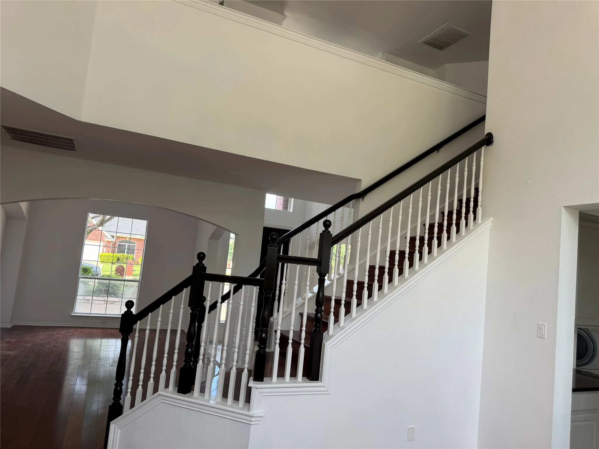 Single Family Residence For Sale in Denton County , 2105 Woodview Drive, Flower Mound, Texas 75028, 5 Bedroom, 4 Bathroom, 2 Garage spaces, 3,229 Sqft, built in 2001, mls#21238008, Real Estate Agent in Flower Mound, Homes For Sale in Denton county, Homes For Sale in Flower Mound, Realtor in Flower Mound Texas, Real Estate Brokerage Independent Realty Texas, Luminita Cordes Realtor