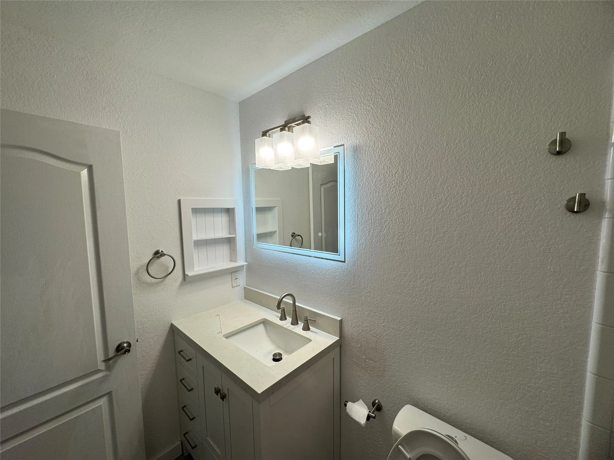 Single Family Residence For Sale in Denton County , 2105 Woodview Drive, Flower Mound, Texas 75028, 5 Bedroom, 4 Bathroom, 2 Garage spaces, 3,229 Sqft, built in 2001, mls#21238008, Real Estate Agent in Flower Mound, Homes For Sale in Denton county, Homes For Sale in Flower Mound, Realtor in Flower Mound Texas, Real Estate Brokerage Independent Realty Texas, Luminita Cordes Realtor