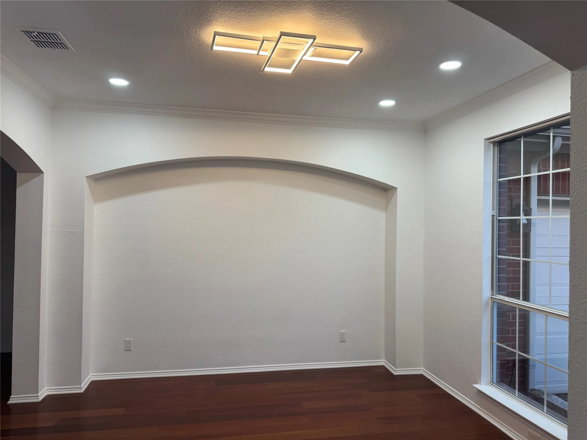 Single Family Residence For Sale in Denton County , 2105 Woodview Drive, Flower Mound, Texas 75028, 5 Bedroom, 4 Bathroom, 2 Garage spaces, 3,229 Sqft, built in 2001, mls#21238008, Real Estate Agent in Flower Mound, Homes For Sale in Denton county, Homes For Sale in Flower Mound, Realtor in Flower Mound Texas, Real Estate Brokerage Independent Realty Texas, Luminita Cordes Realtor