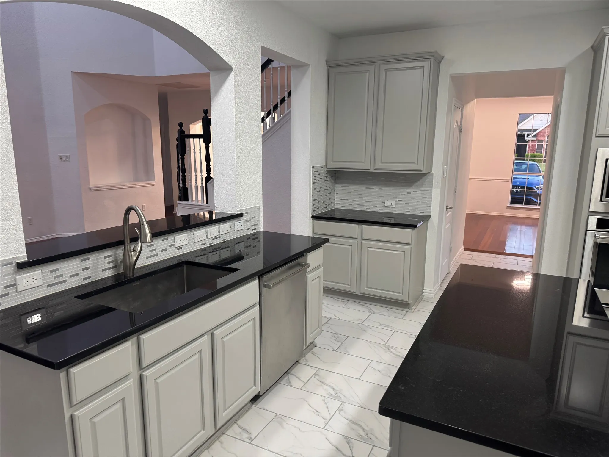 Single Family Residence For Sale in Denton County , 2105 Woodview Drive, Flower Mound, Texas 75028, 5 Bedroom, 4 Bathroom, 2 Garage spaces, 3,229 Sqft, built in 2001, mls#21238008, Real Estate Agent in Flower Mound, Homes For Sale in Denton county, Homes For Sale in Flower Mound, Realtor in Flower Mound Texas, Real Estate Brokerage Independent Realty Texas, Luminita Cordes Realtor