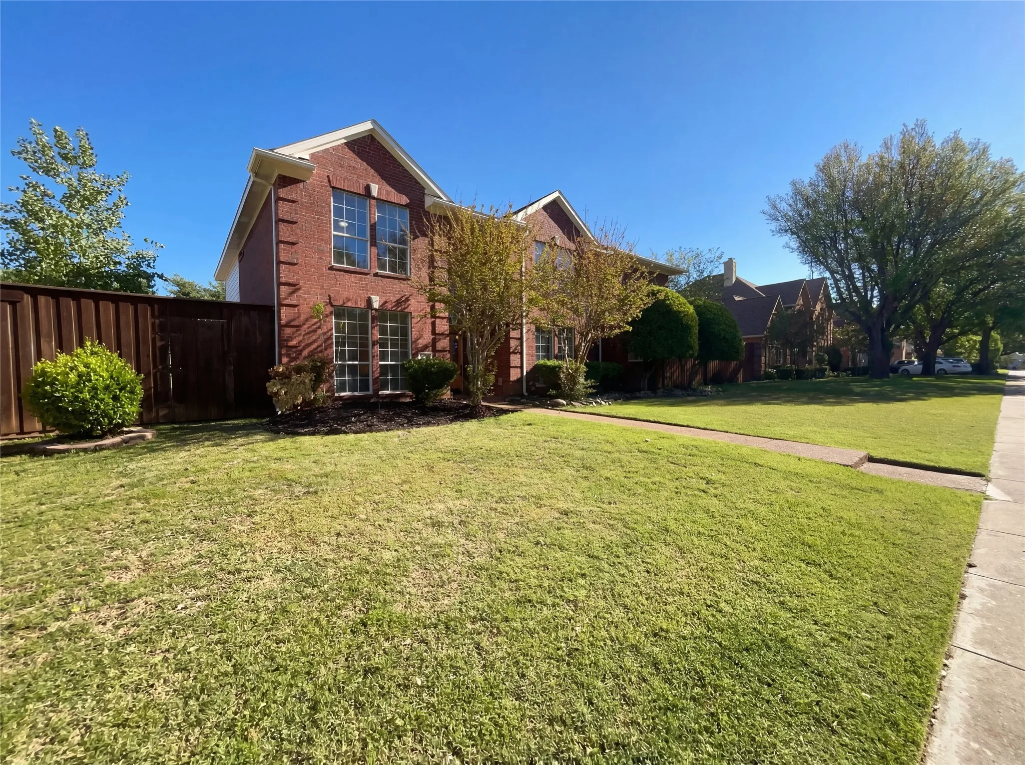 Single Family Residence For Sale in Collin County , 3421 Sandy Trail Lane, Plano, Texas 75023, 5 Bedroom, 4 Bathroom, 3 Garage spaces, 3,772 Sqft, built in 1991, mls#21234322, Real Estate Agent in Plano, Homes For Sale in Collin county, Homes For Sale in Plano, Realtor in Plano Texas, Real Estate Brokerage Independent Realty Texas, Luminita Cordes Realtor