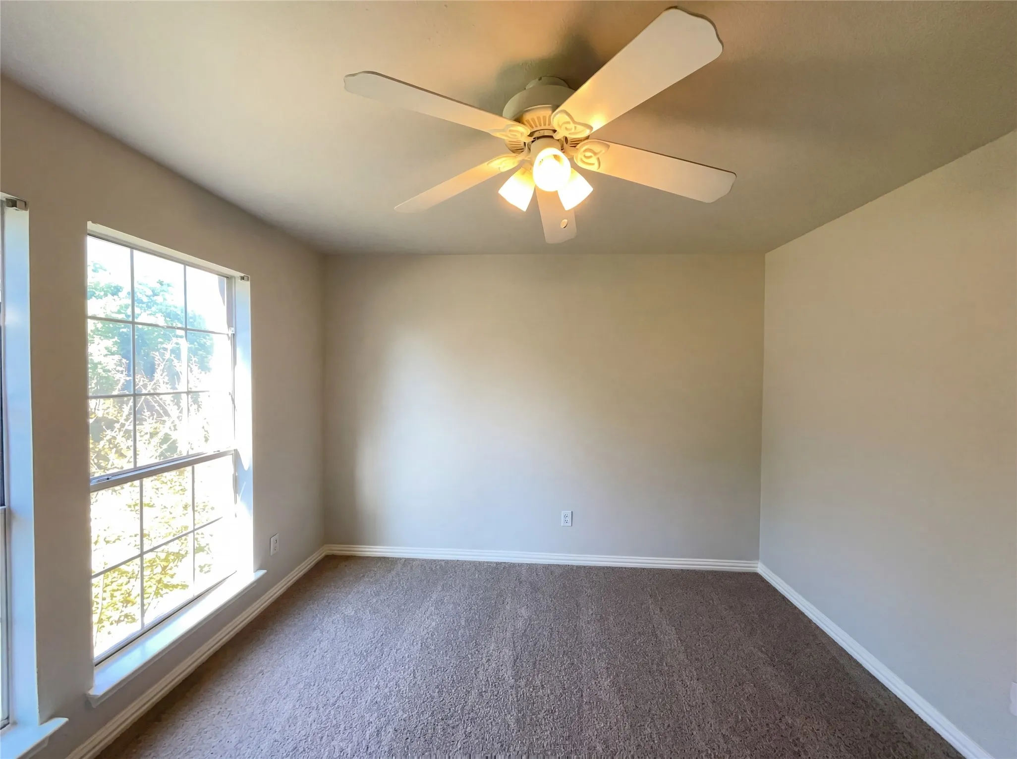 Single Family Residence For Sale in Collin County , 3421 Sandy Trail Lane, Plano, Texas 75023, 5 Bedroom, 4 Bathroom, 3 Garage spaces, 3,772 Sqft, built in 1991, mls#21234322, Real Estate Agent in Plano, Homes For Sale in Collin county, Homes For Sale in Plano, Realtor in Plano Texas, Real Estate Brokerage Independent Realty Texas, Luminita Cordes Realtor