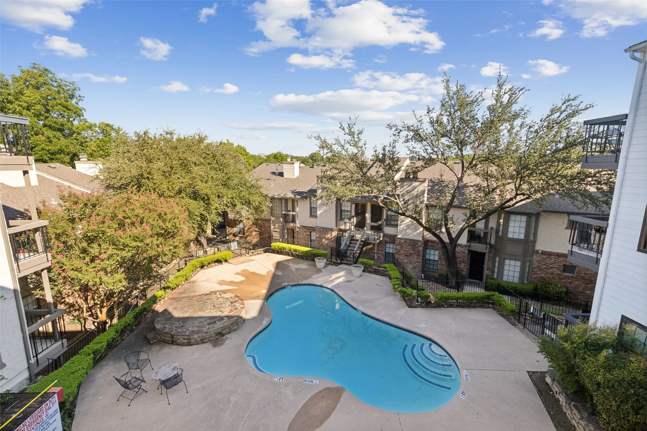 Condominium For Sale in Dallas County , 8750 Park Lane 132, Dallas, Texas 75231, 1 Bedroom, 1 Bathroom, 1 Garage spaces, 701 Sqft, built in 1982, Preowned, mls#21231796, Real Estate Agent in Dallas, Homes For Sale in Dallas county, Homes For Sale in Dallas, Realtor in Dallas Texas, Real Estate Brokerage Independent Realty Texas, Luminita Cordes Realtor