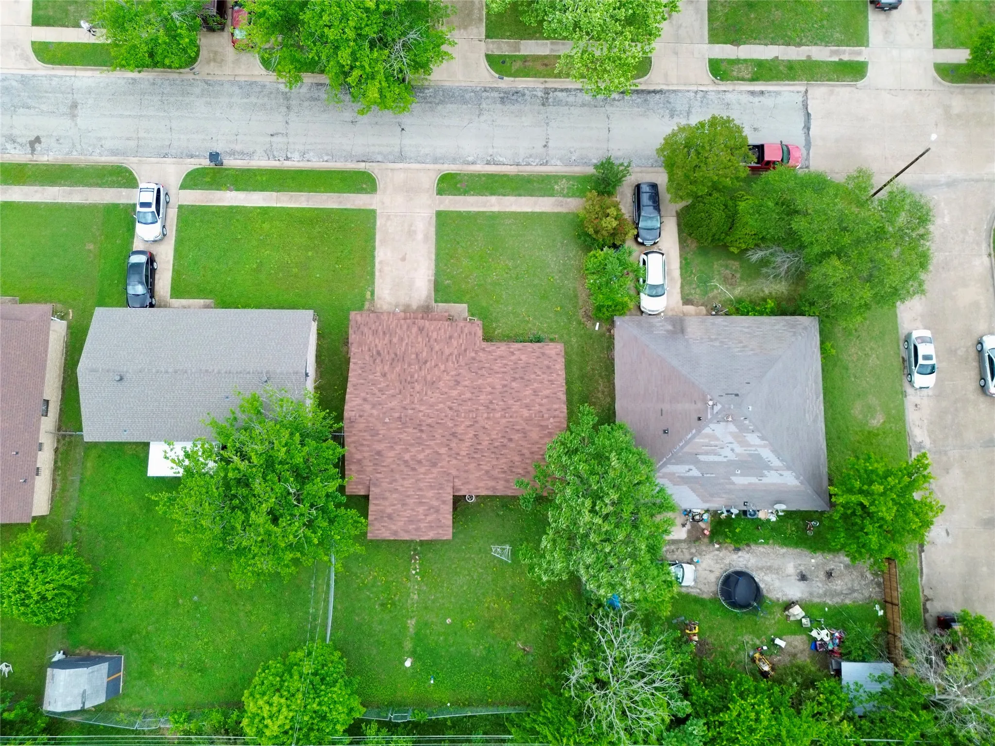 Single Family Residence For Sale in Dallas County , 858 Lexington Drive, Lancaster, Texas 75134, 3 Bedrooms, 2 Bathrooms, 2 Garage spaces, 1,308 Sqft, built in 1970, Preowned, Price $195,000, mls#21237639, Real Estate Agent in Lancaster, Homes For Sale in Dallas county, Homes For Sale in Lancaster, Realtor in Lancaster Texas, Real Estate Brokerage Independent Realty Texas, Luminita Cordes Realtor