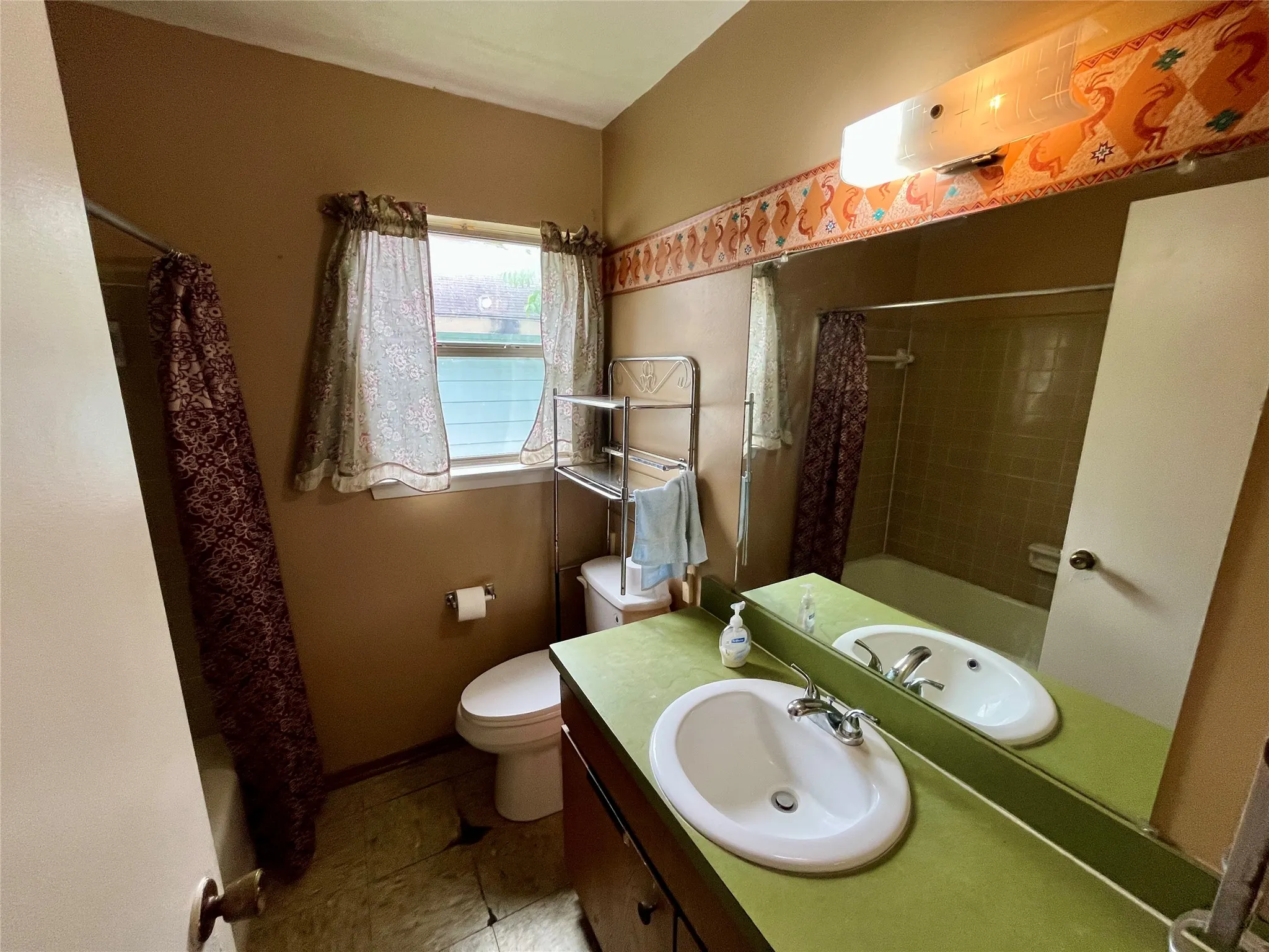 Single Family Residence For Sale in Dallas County , 858 Lexington Drive, Lancaster, Texas 75134, 3 Bedrooms, 2 Bathrooms, 2 Garage spaces, 1,308 Sqft, built in 1970, Preowned, Price $195,000, mls#21237639, Real Estate Agent in Lancaster, Homes For Sale in Dallas county, Homes For Sale in Lancaster, Realtor in Lancaster Texas, Real Estate Brokerage Independent Realty Texas, Luminita Cordes Realtor