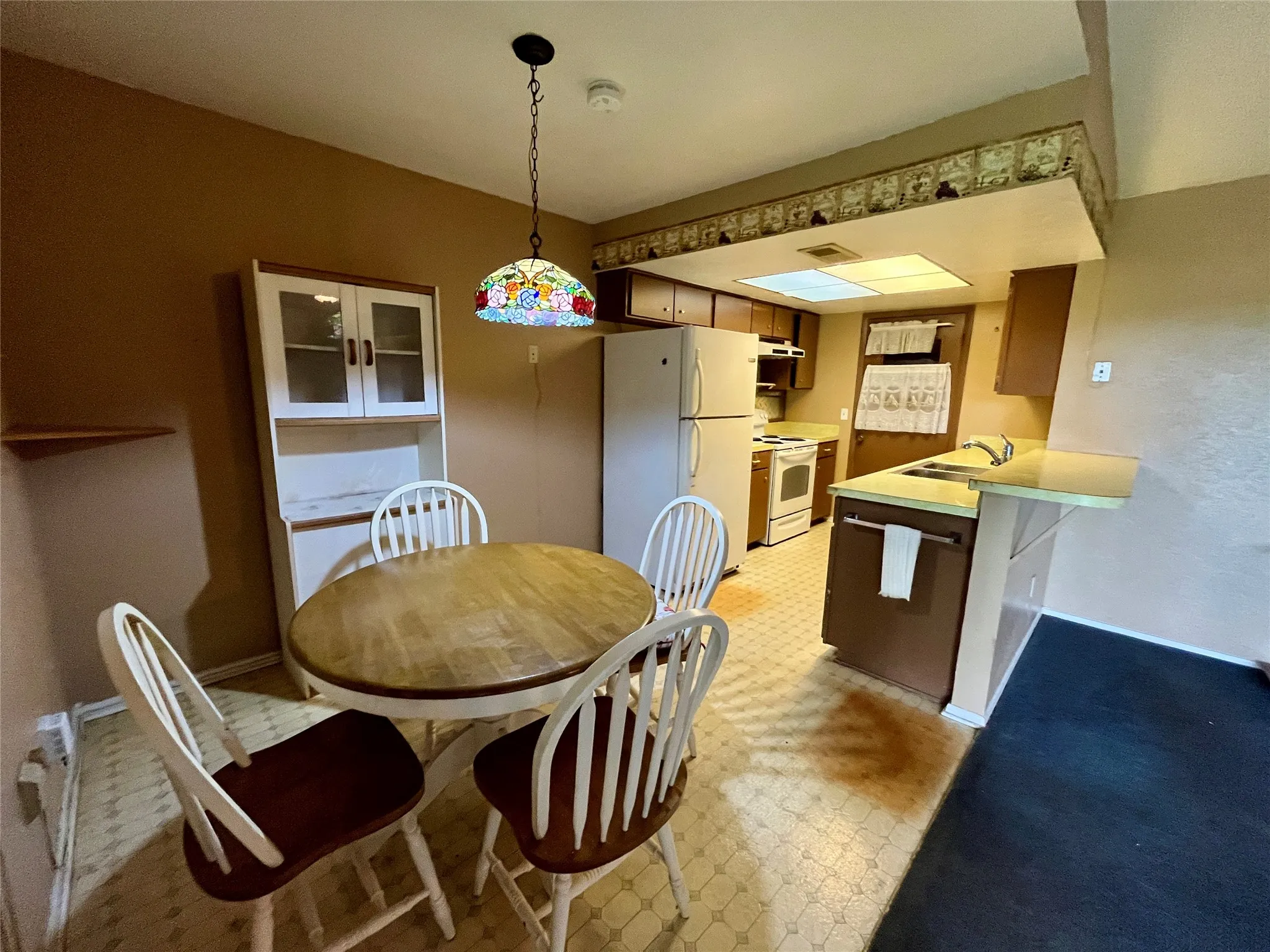 Single Family Residence For Sale in Dallas County , 858 Lexington Drive, Lancaster, Texas 75134, 3 Bedrooms, 2 Bathrooms, 2 Garage spaces, 1,308 Sqft, built in 1970, Preowned, Price $195,000, mls#21237639, Real Estate Agent in Lancaster, Homes For Sale in Dallas county, Homes For Sale in Lancaster, Realtor in Lancaster Texas, Real Estate Brokerage Independent Realty Texas, Luminita Cordes Realtor