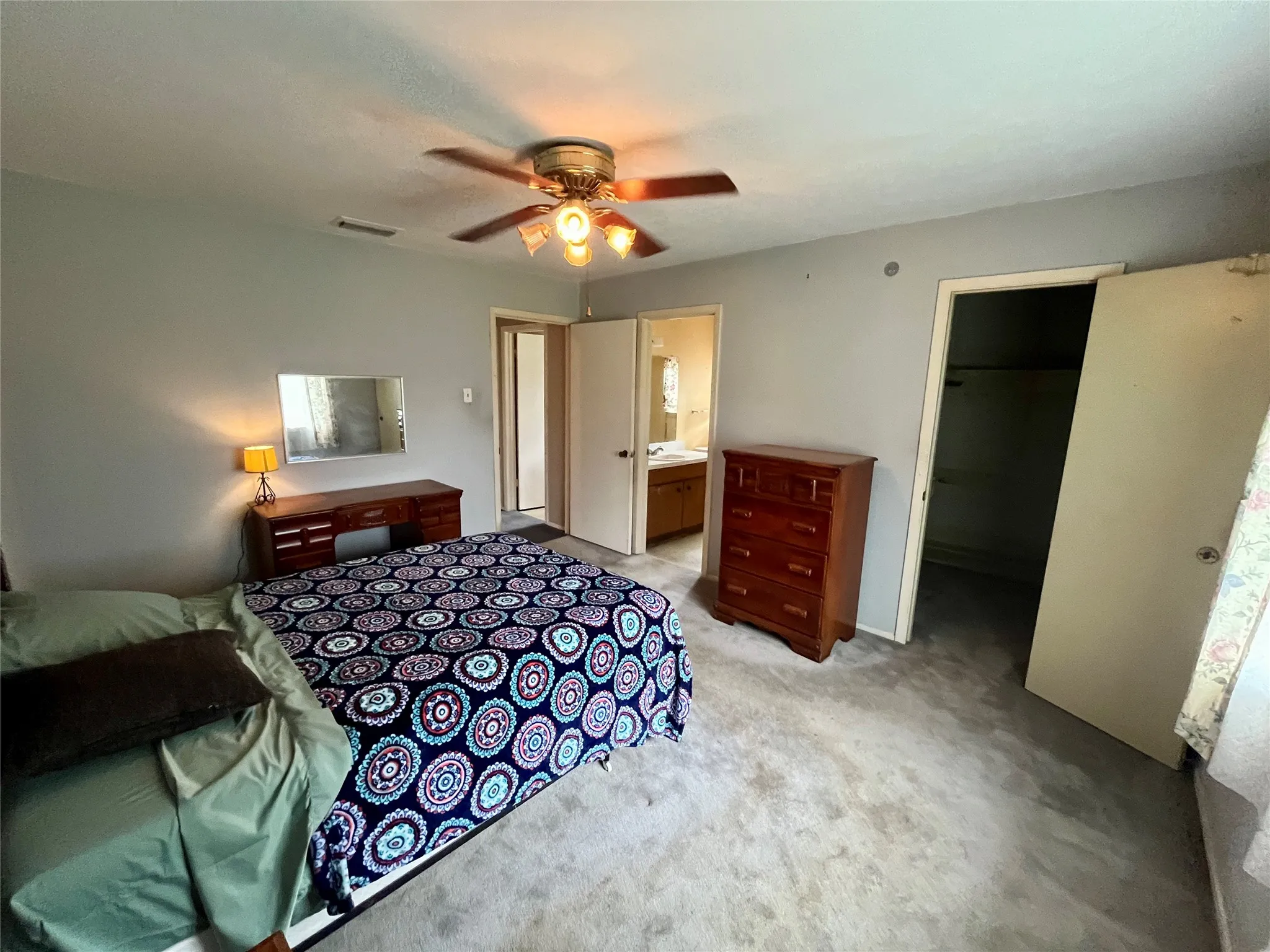 Single Family Residence For Sale in Dallas County , 858 Lexington Drive, Lancaster, Texas 75134, 3 Bedrooms, 2 Bathrooms, 2 Garage spaces, 1,308 Sqft, built in 1970, Preowned, Price $195,000, mls#21237639, Real Estate Agent in Lancaster, Homes For Sale in Dallas county, Homes For Sale in Lancaster, Realtor in Lancaster Texas, Real Estate Brokerage Independent Realty Texas, Luminita Cordes Realtor