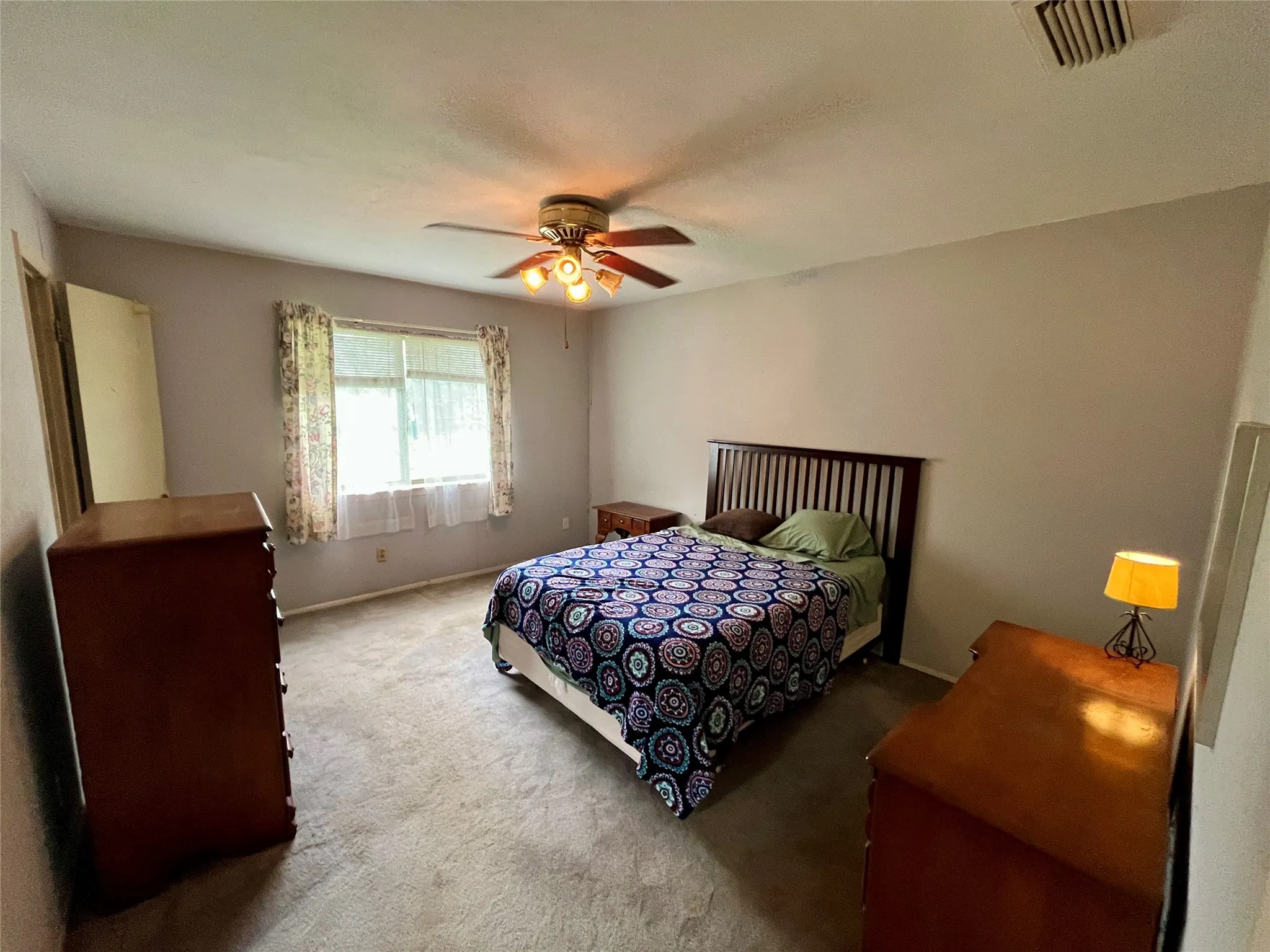 Single Family Residence For Sale in Dallas County , 858 Lexington Drive, Lancaster, Texas 75134, 3 Bedrooms, 2 Bathrooms, 2 Garage spaces, 1,308 Sqft, built in 1970, Preowned, Price $195,000, mls#21237639, Real Estate Agent in Lancaster, Homes For Sale in Dallas county, Homes For Sale in Lancaster, Realtor in Lancaster Texas, Real Estate Brokerage Independent Realty Texas, Luminita Cordes Realtor