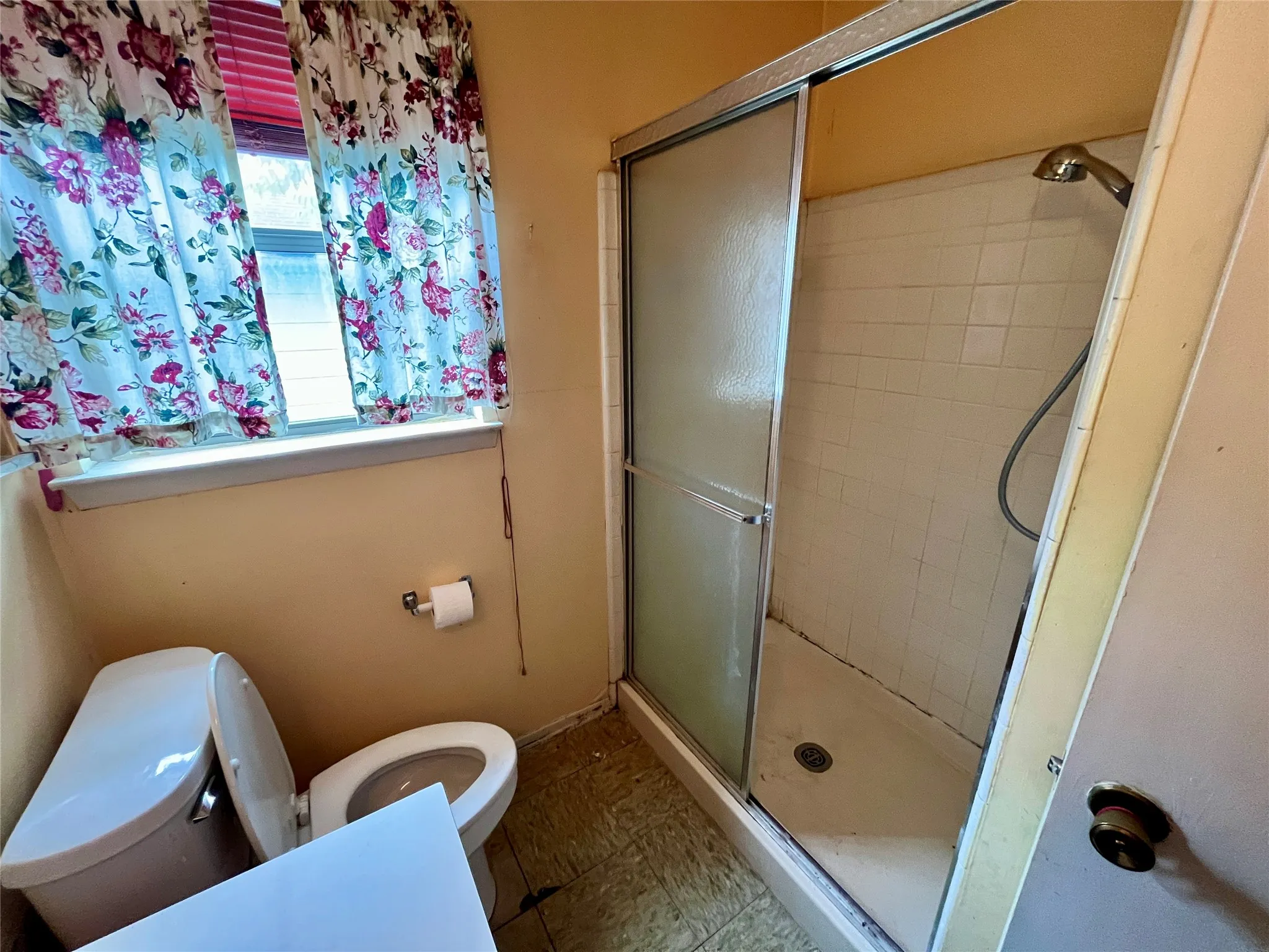 Single Family Residence For Sale in Dallas County , 858 Lexington Drive, Lancaster, Texas 75134, 3 Bedrooms, 2 Bathrooms, 2 Garage spaces, 1,308 Sqft, built in 1970, Preowned, Price $195,000, mls#21237639, Real Estate Agent in Lancaster, Homes For Sale in Dallas county, Homes For Sale in Lancaster, Realtor in Lancaster Texas, Real Estate Brokerage Independent Realty Texas, Luminita Cordes Realtor