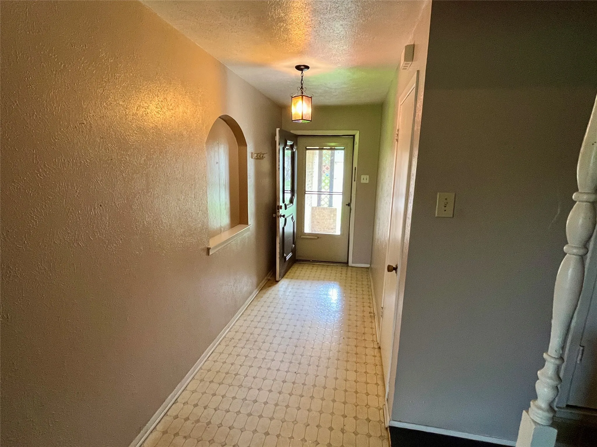 Single Family Residence For Sale in Dallas County , 858 Lexington Drive, Lancaster, Texas 75134, 3 Bedrooms, 2 Bathrooms, 2 Garage spaces, 1,308 Sqft, built in 1970, Preowned, Price $195,000, mls#21237639, Real Estate Agent in Lancaster, Homes For Sale in Dallas county, Homes For Sale in Lancaster, Realtor in Lancaster Texas, Real Estate Brokerage Independent Realty Texas, Luminita Cordes Realtor