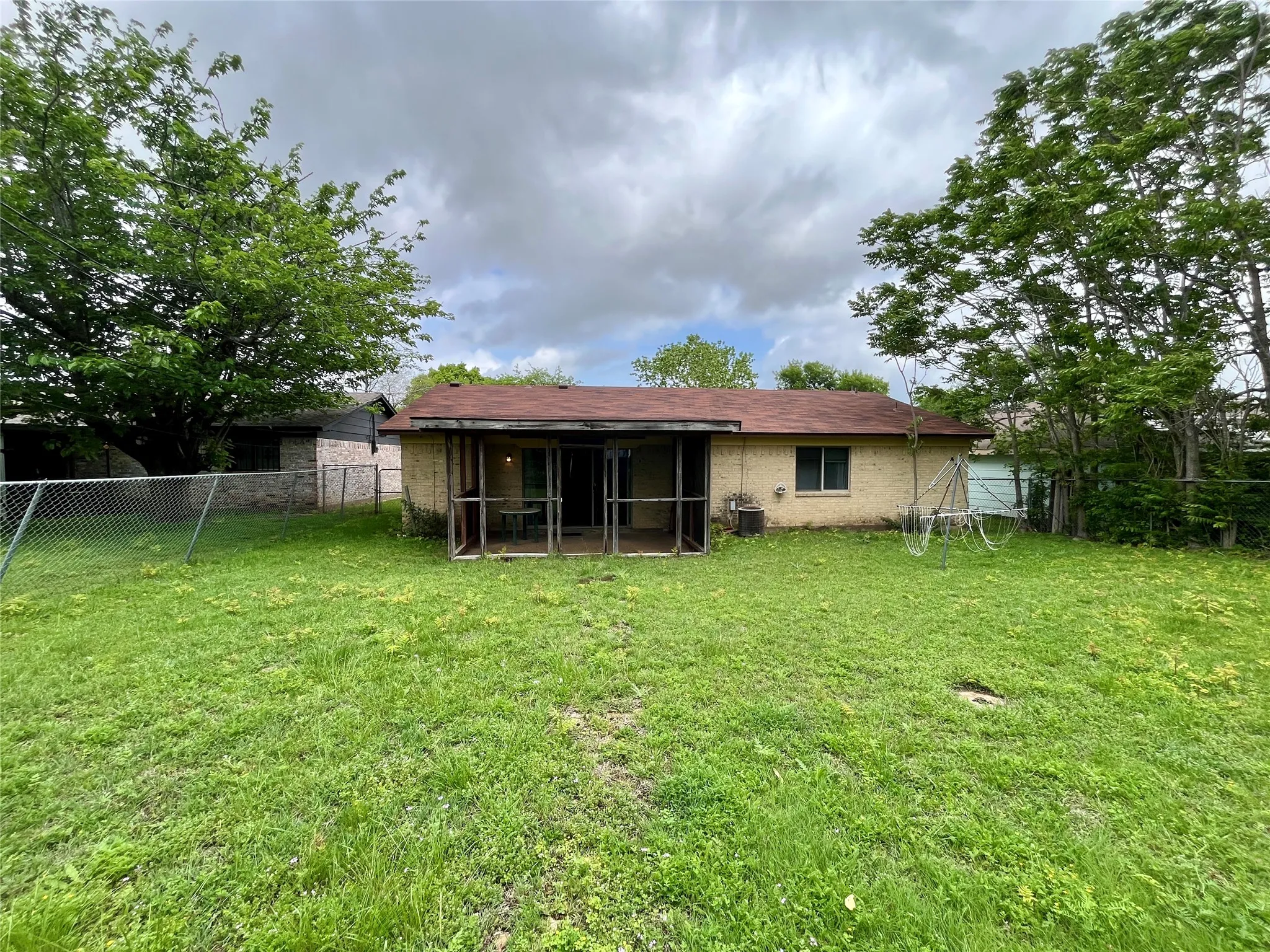 Single Family Residence For Sale in Dallas County , 858 Lexington Drive, Lancaster, Texas 75134, 3 Bedrooms, 2 Bathrooms, 2 Garage spaces, 1,308 Sqft, built in 1970, Preowned, Price $195,000, mls#21237639, Real Estate Agent in Lancaster, Homes For Sale in Dallas county, Homes For Sale in Lancaster, Realtor in Lancaster Texas, Real Estate Brokerage Independent Realty Texas, Luminita Cordes Realtor