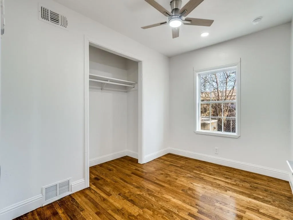 Single Family Residence For Sale in Tarrant County , 4528 Newman Drive, Haltom City, Texas 76117, 3 Bedroom, 1 Bathroom, Garage spaces, 1,376 Sqft, built in 1955, mls#21237950, Real Estate Agent in Haltom City, Homes For Sale in Tarrant county, Homes For Sale in Haltom City, Realtor in Haltom City Texas, Real Estate Brokerage Independent Realty Texas, Luminita Cordes Realtor