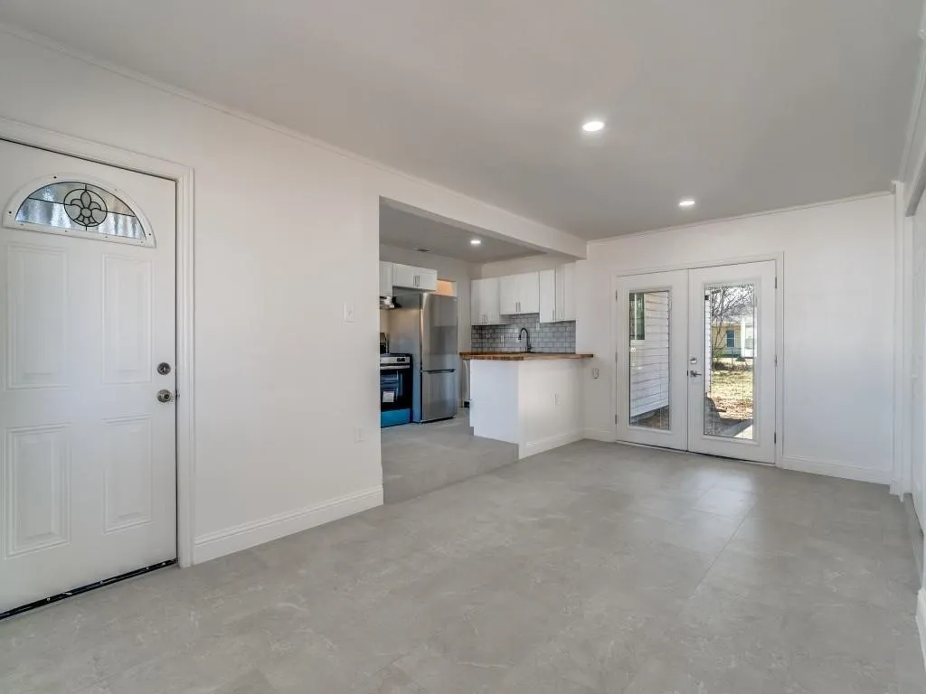 Single Family Residence For Sale in Tarrant County , 4528 Newman Drive, Haltom City, Texas 76117, 3 Bedroom, 1 Bathroom, Garage spaces, 1,376 Sqft, built in 1955, mls#21237950, Real Estate Agent in Haltom City, Homes For Sale in Tarrant county, Homes For Sale in Haltom City, Realtor in Haltom City Texas, Real Estate Brokerage Independent Realty Texas, Luminita Cordes Realtor