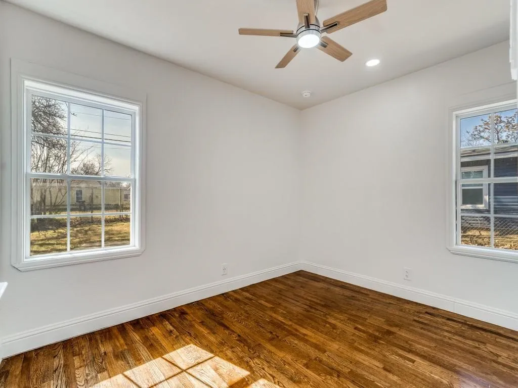 Single Family Residence For Sale in Tarrant County , 4528 Newman Drive, Haltom City, Texas 76117, 3 Bedroom, 1 Bathroom, Garage spaces, 1,376 Sqft, built in 1955, mls#21237950, Real Estate Agent in Haltom City, Homes For Sale in Tarrant county, Homes For Sale in Haltom City, Realtor in Haltom City Texas, Real Estate Brokerage Independent Realty Texas, Luminita Cordes Realtor