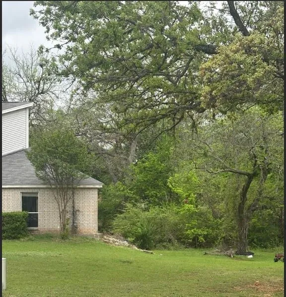Single Family Residence For Sale in Montague County , 6 Creekwood Trail, Bowie, Texas 76230, 4 Bedroom, 3 Bathroom, 1 Garage spaces, 1,992 Sqft, built in 2001, mls#21227842, Real Estate Agent in Bowie, Homes For Sale in Montague county, Homes For Sale in Bowie, Realtor in Bowie Texas, Real Estate Brokerage Independent Realty Texas, Luminita Cordes Realtor