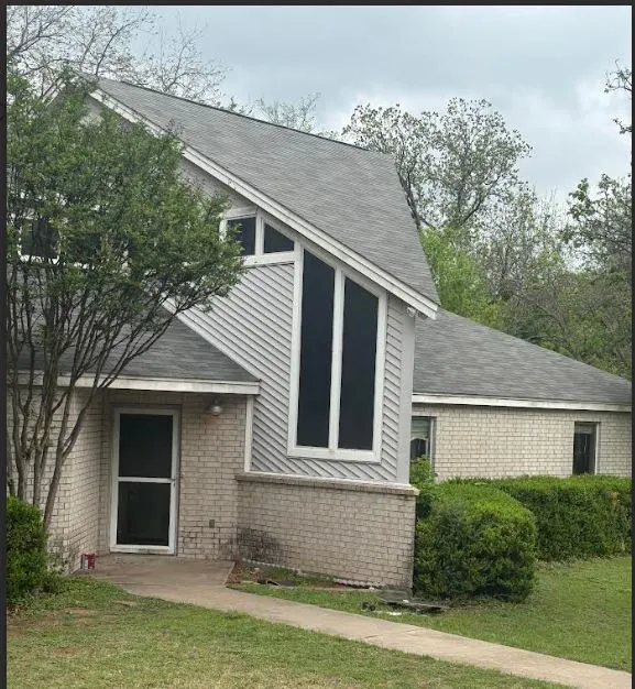 Single Family Residence For Sale in Montague County , 6 Creekwood Trail, Bowie, Texas 76230, 4 Bedroom, 3 Bathroom, 1 Garage spaces, 1,992 Sqft, built in 2001, mls#21227842, Real Estate Agent in Bowie, Homes For Sale in Montague county, Homes For Sale in Bowie, Realtor in Bowie Texas, Real Estate Brokerage Independent Realty Texas, Luminita Cordes Realtor