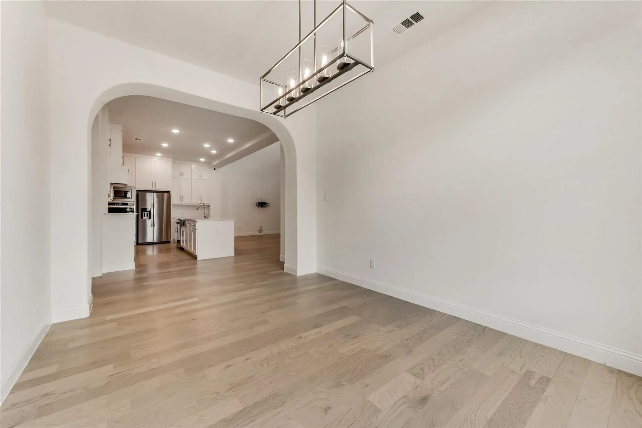 Single Family Residence For Rent in Collin County , 4601 Parkridge Drive, Plano, Texas 75024, 5 Bedrooms, 5 Bathrooms, 2 Garage spaces, 3,397 Sqft, built in 2022, Preowned, Price $4,500, mls#21238118, Real Estate Agent in Plano, Homes For Rent in Collin county, Homes For Rent in Plano, Realtor in Plano Texas, Real Estate Brokerage Independent Realty Texas, Luminita Cordes Realtor