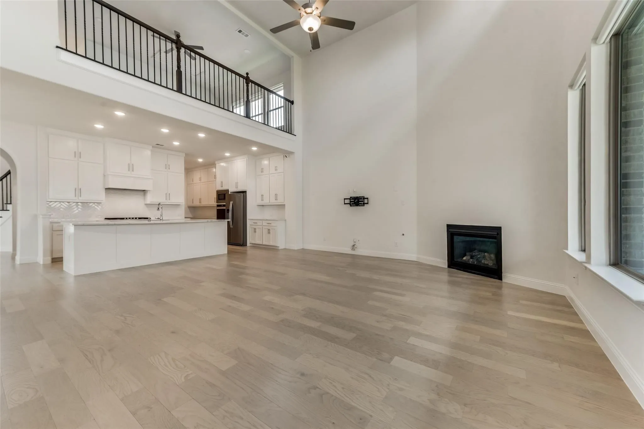 Single Family Residence For Rent in Collin County , 4601 Parkridge Drive, Plano, Texas 75024, 5 Bedrooms, 5 Bathrooms, 2 Garage spaces, 3,397 Sqft, built in 2022, Preowned, Price $4,500, mls#21238118, Real Estate Agent in Plano, Homes For Rent in Collin county, Homes For Rent in Plano, Realtor in Plano Texas, Real Estate Brokerage Independent Realty Texas, Luminita Cordes Realtor