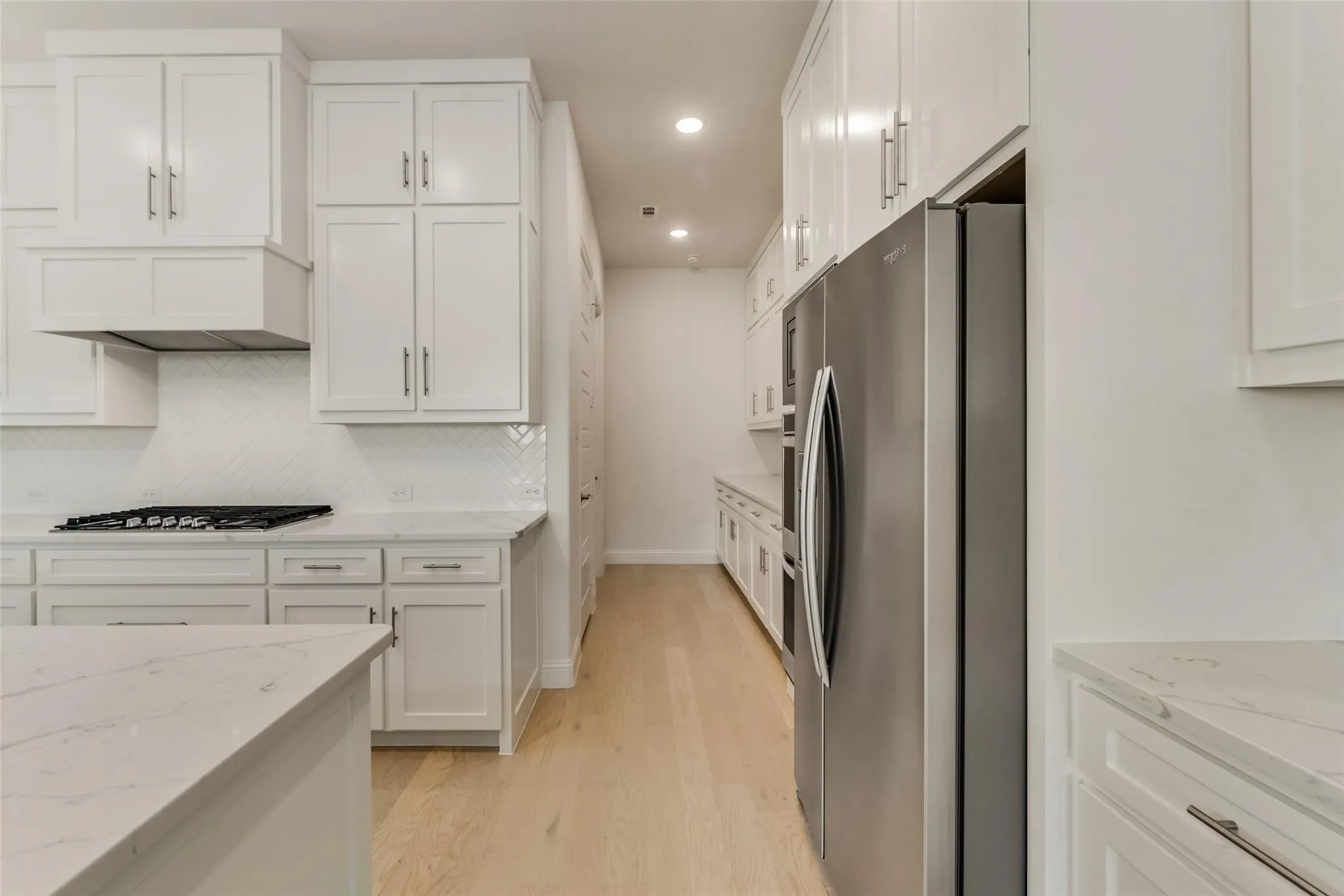 Single Family Residence For Rent in Collin County , 4601 Parkridge Drive, Plano, Texas 75024, 5 Bedrooms, 5 Bathrooms, 2 Garage spaces, 3,397 Sqft, built in 2022, Preowned, Price $4,500, mls#21238118, Real Estate Agent in Plano, Homes For Rent in Collin county, Homes For Rent in Plano, Realtor in Plano Texas, Real Estate Brokerage Independent Realty Texas, Luminita Cordes Realtor