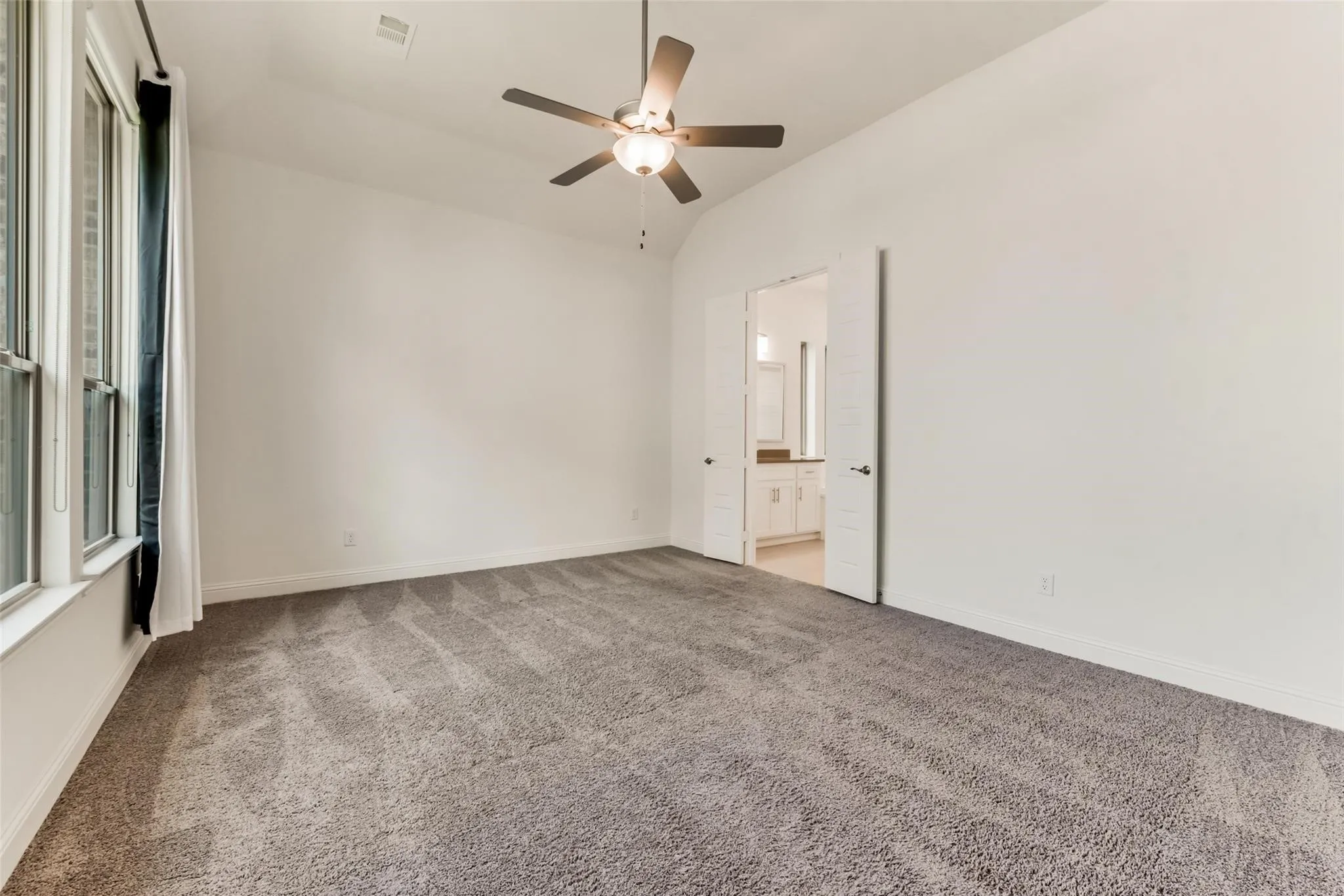 Single Family Residence For Rent in Collin County , 4601 Parkridge Drive, Plano, Texas 75024, 5 Bedrooms, 5 Bathrooms, 2 Garage spaces, 3,397 Sqft, built in 2022, Preowned, Price $4,500, mls#21238118, Real Estate Agent in Plano, Homes For Rent in Collin county, Homes For Rent in Plano, Realtor in Plano Texas, Real Estate Brokerage Independent Realty Texas, Luminita Cordes Realtor