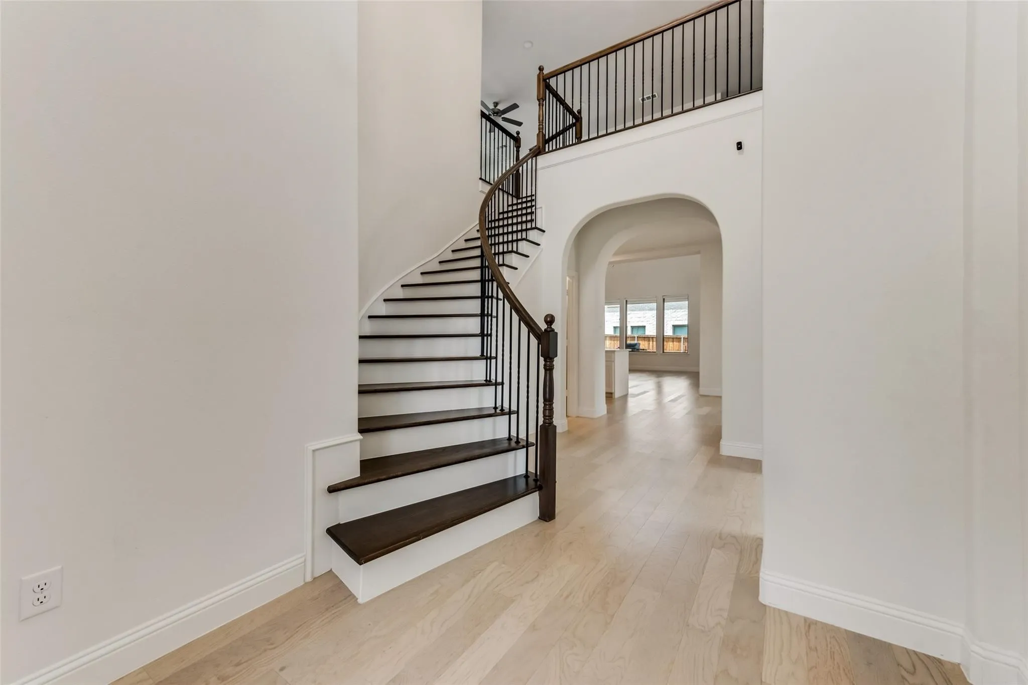 Single Family Residence For Rent in Collin County , 4601 Parkridge Drive, Plano, Texas 75024, 5 Bedrooms, 5 Bathrooms, 2 Garage spaces, 3,397 Sqft, built in 2022, Preowned, Price $4,500, mls#21238118, Real Estate Agent in Plano, Homes For Rent in Collin county, Homes For Rent in Plano, Realtor in Plano Texas, Real Estate Brokerage Independent Realty Texas, Luminita Cordes Realtor