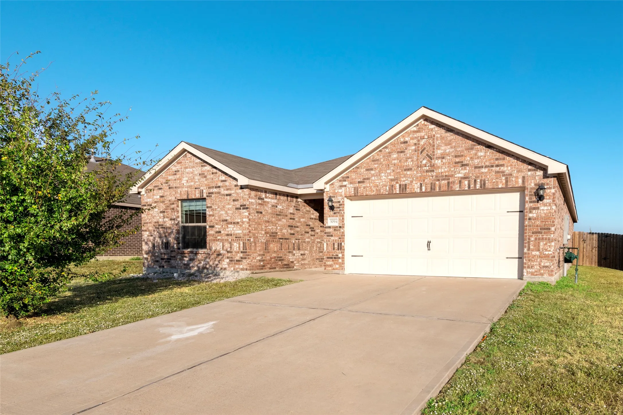 Single Family Residence For Sale in Kaufman County , 3094 Chillingham Drive, Forney, Texas 75126, 3 Bedroom, 2 Bathroom, 2 Garage spaces, 1,608 Sqft, built in 2022, mls#21238130, Real Estate Agent in Forney, Homes For Sale in Kaufman county, Homes For Sale in Forney, Realtor in Forney Texas, Real Estate Brokerage Independent Realty Texas, Luminita Cordes Realtor