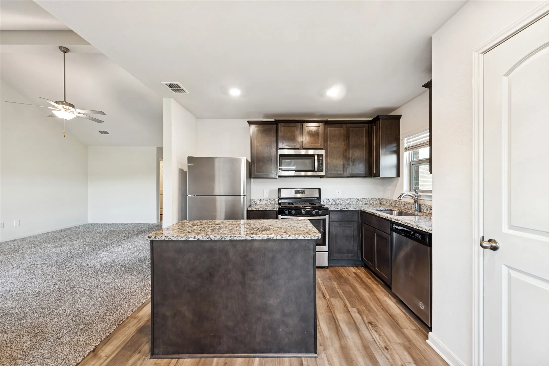 Single Family Residence For Sale in Kaufman County , 3094 Chillingham Drive, Forney, Texas 75126, 3 Bedroom, 2 Bathroom, 2 Garage spaces, 1,608 Sqft, built in 2022, mls#21238130, Real Estate Agent in Forney, Homes For Sale in Kaufman county, Homes For Sale in Forney, Realtor in Forney Texas, Real Estate Brokerage Independent Realty Texas, Luminita Cordes Realtor