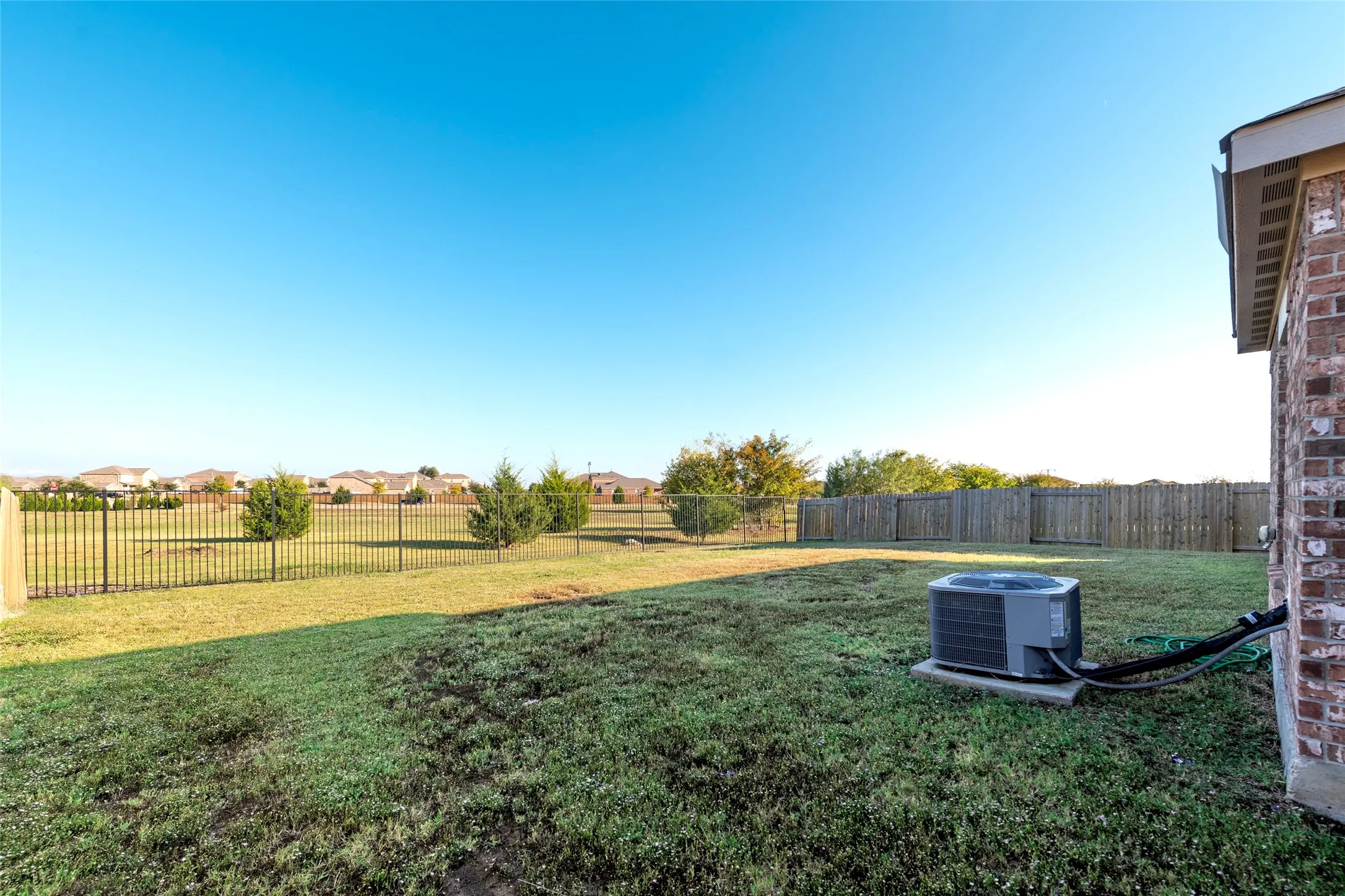 Single Family Residence For Sale in Kaufman County , 3094 Chillingham Drive, Forney, Texas 75126, 3 Bedroom, 2 Bathroom, 2 Garage spaces, 1,608 Sqft, built in 2022, mls#21238130, Real Estate Agent in Forney, Homes For Sale in Kaufman county, Homes For Sale in Forney, Realtor in Forney Texas, Real Estate Brokerage Independent Realty Texas, Luminita Cordes Realtor