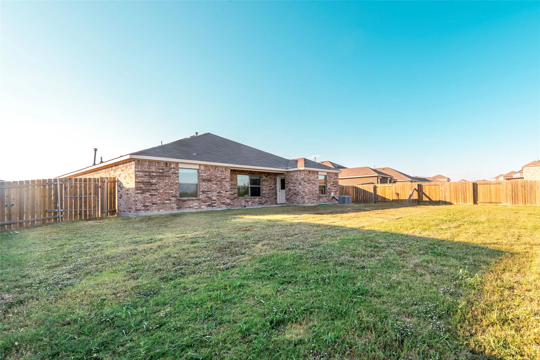 Single Family Residence For Sale in Kaufman County , 3094 Chillingham Drive, Forney, Texas 75126, 3 Bedroom, 2 Bathroom, 2 Garage spaces, 1,608 Sqft, built in 2022, mls#21238130, Real Estate Agent in Forney, Homes For Sale in Kaufman county, Homes For Sale in Forney, Realtor in Forney Texas, Real Estate Brokerage Independent Realty Texas, Luminita Cordes Realtor